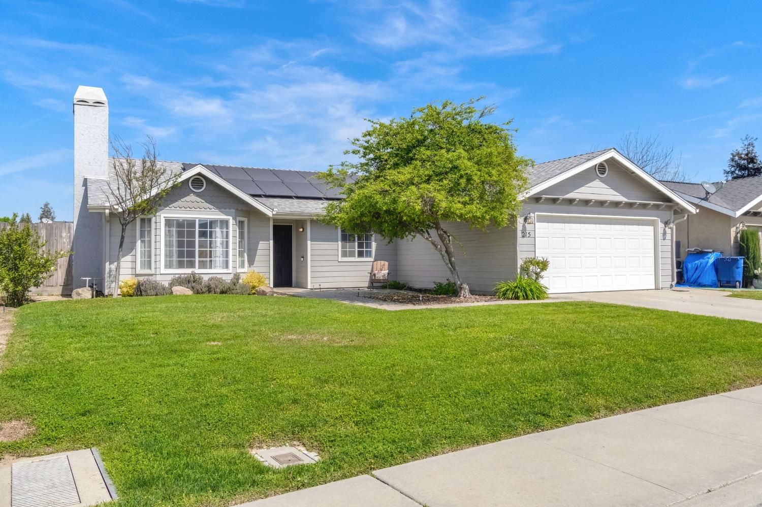 215 W Orange St, Kingsburg, CA 93631