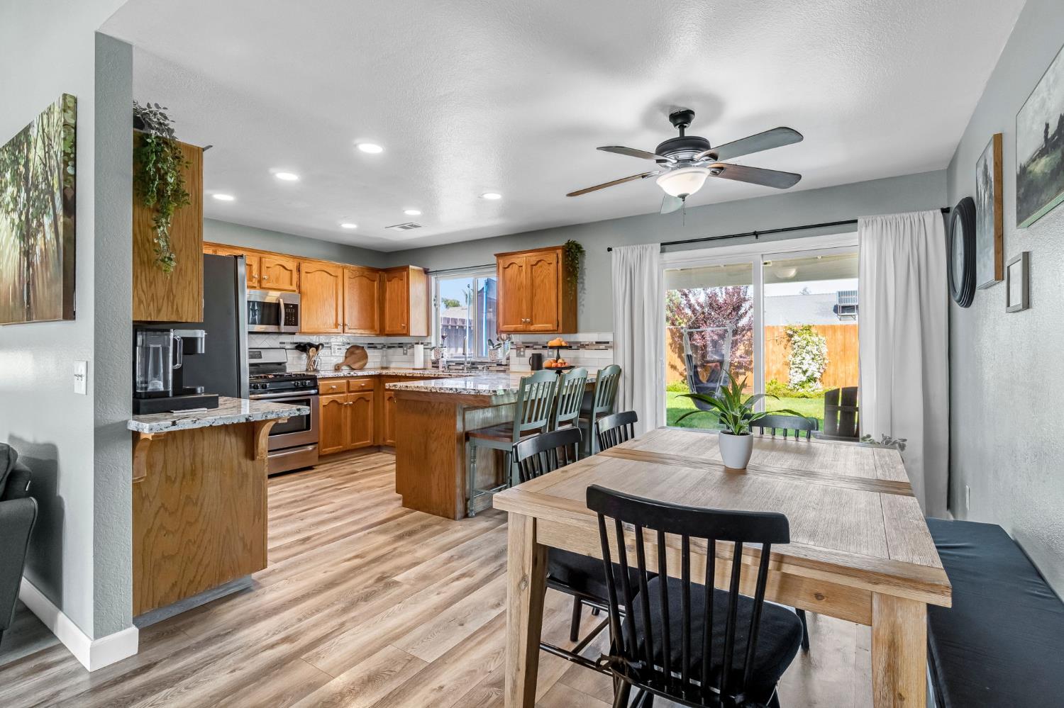 215 W Orange St, Kingsburg, CA 93631