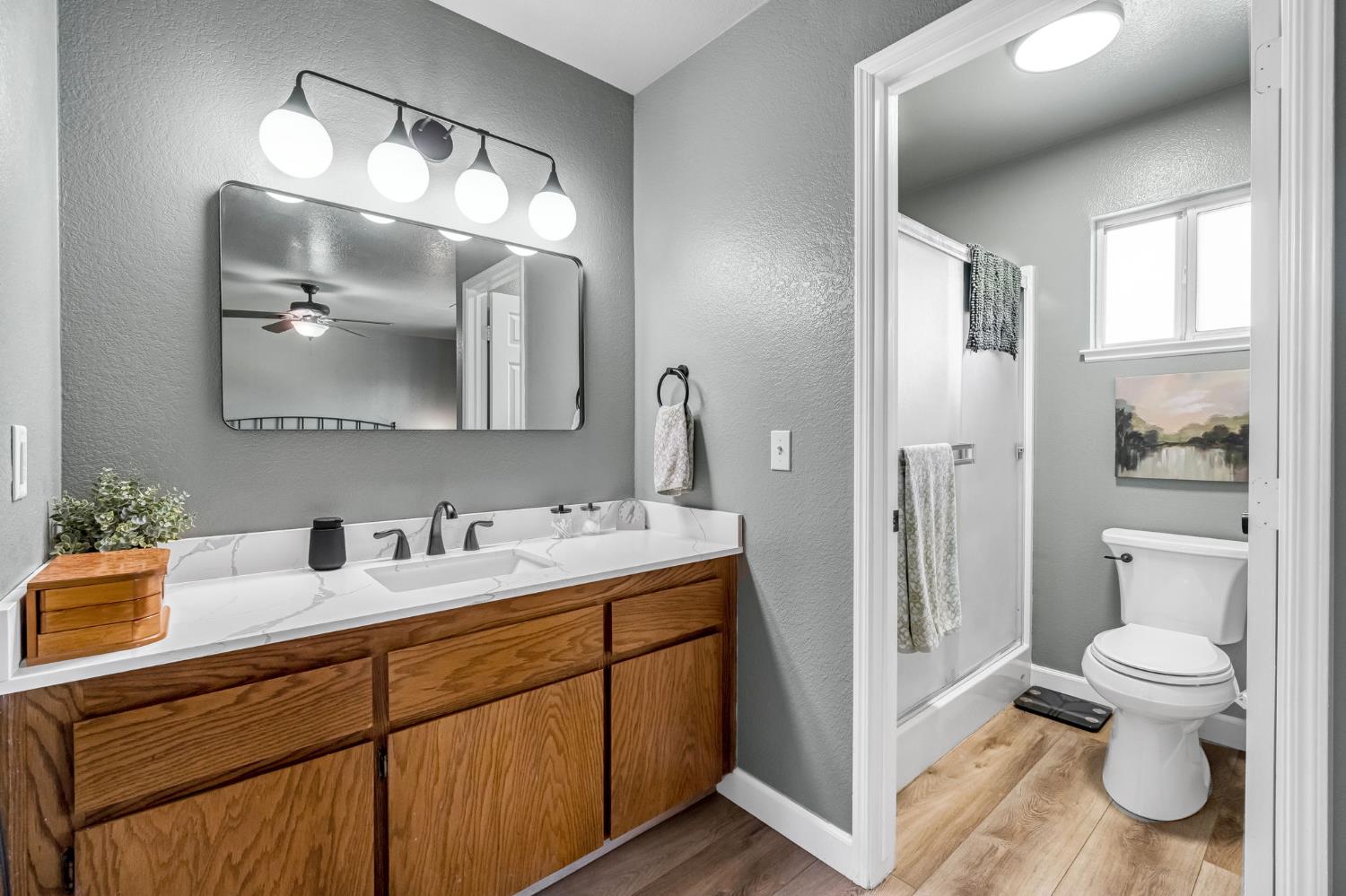 215 W Orange St, Kingsburg, CA 93631
