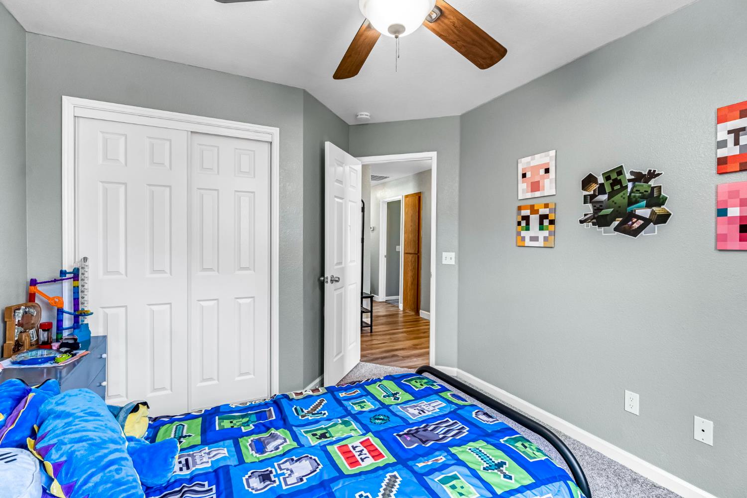 215 W Orange St, Kingsburg, CA 93631