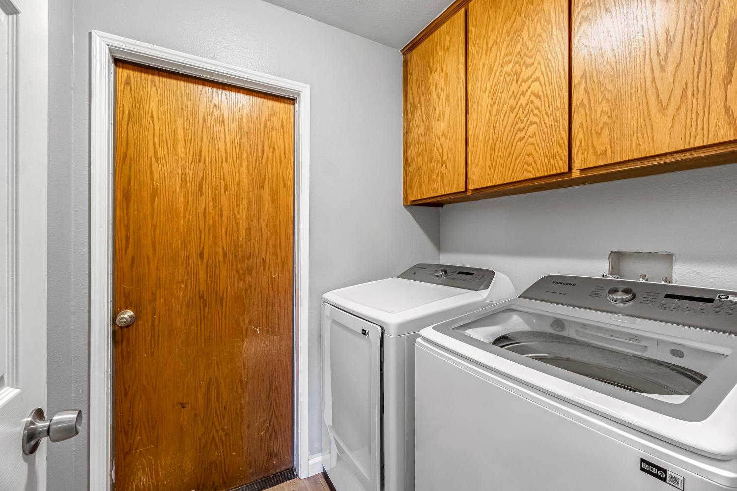 215 W Orange St, Kingsburg, CA 93631