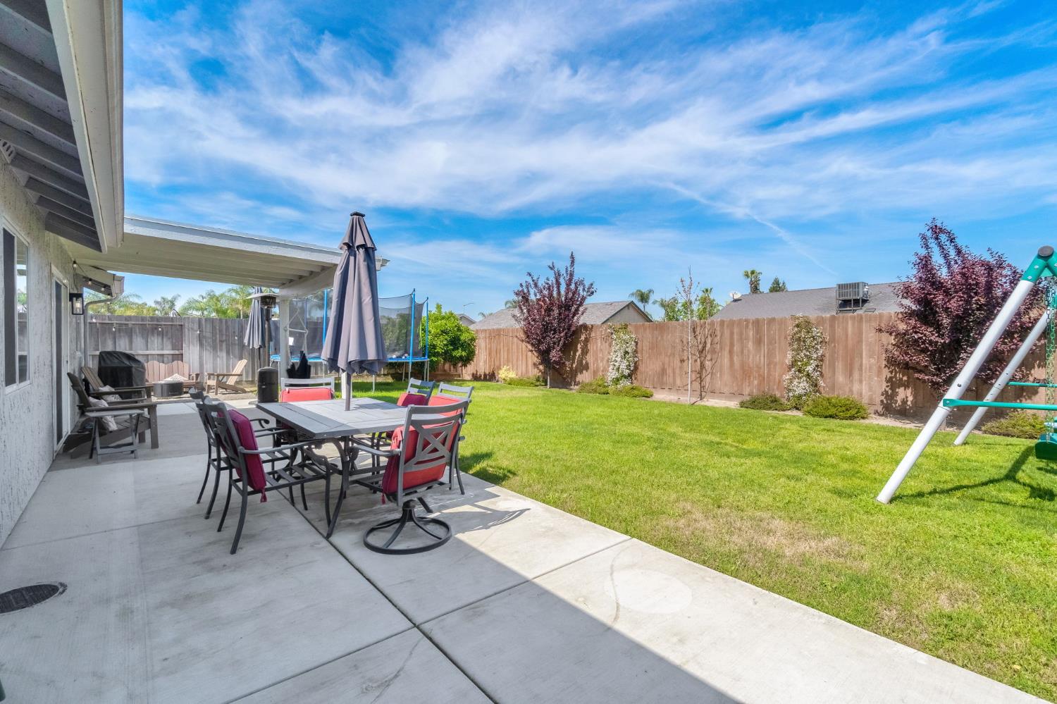 215 W Orange St, Kingsburg, CA 93631