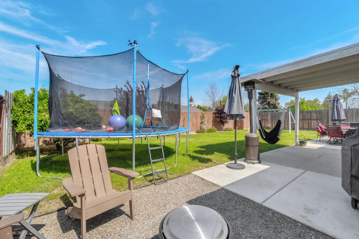 215 W Orange St, Kingsburg, CA 93631