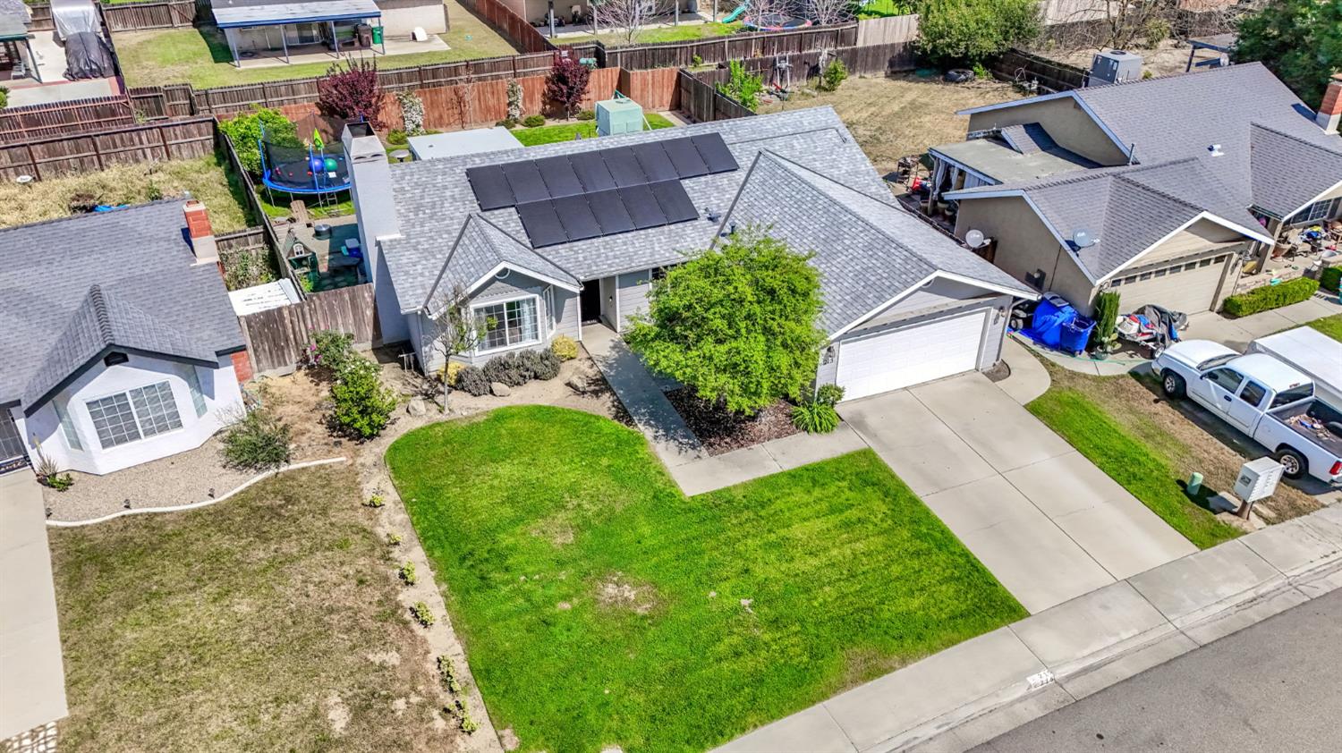 215 W Orange St, Kingsburg, CA 93631
