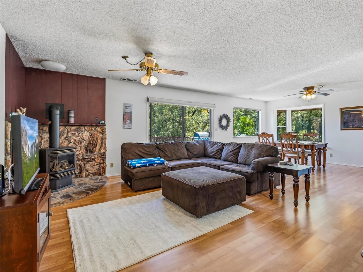 49628 Stillmeadow Dr, Oakhurst, CA 93644