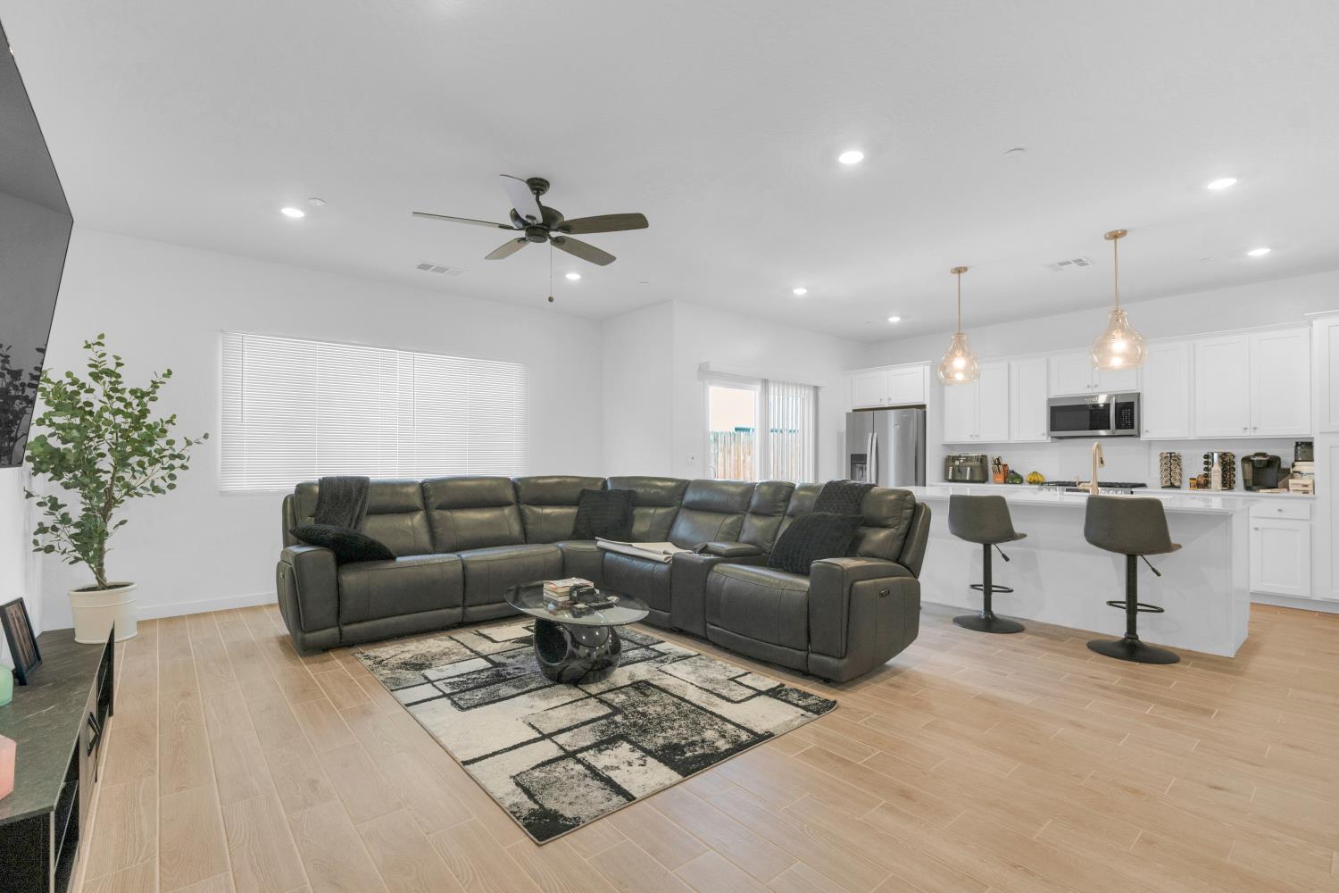7066 Cheshire Ave, Fresno, CA 93723