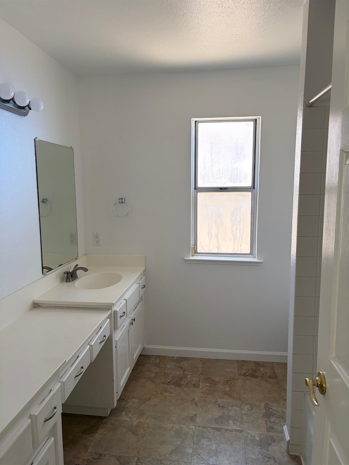 5191 W Fremont, Fresno, CA 93722