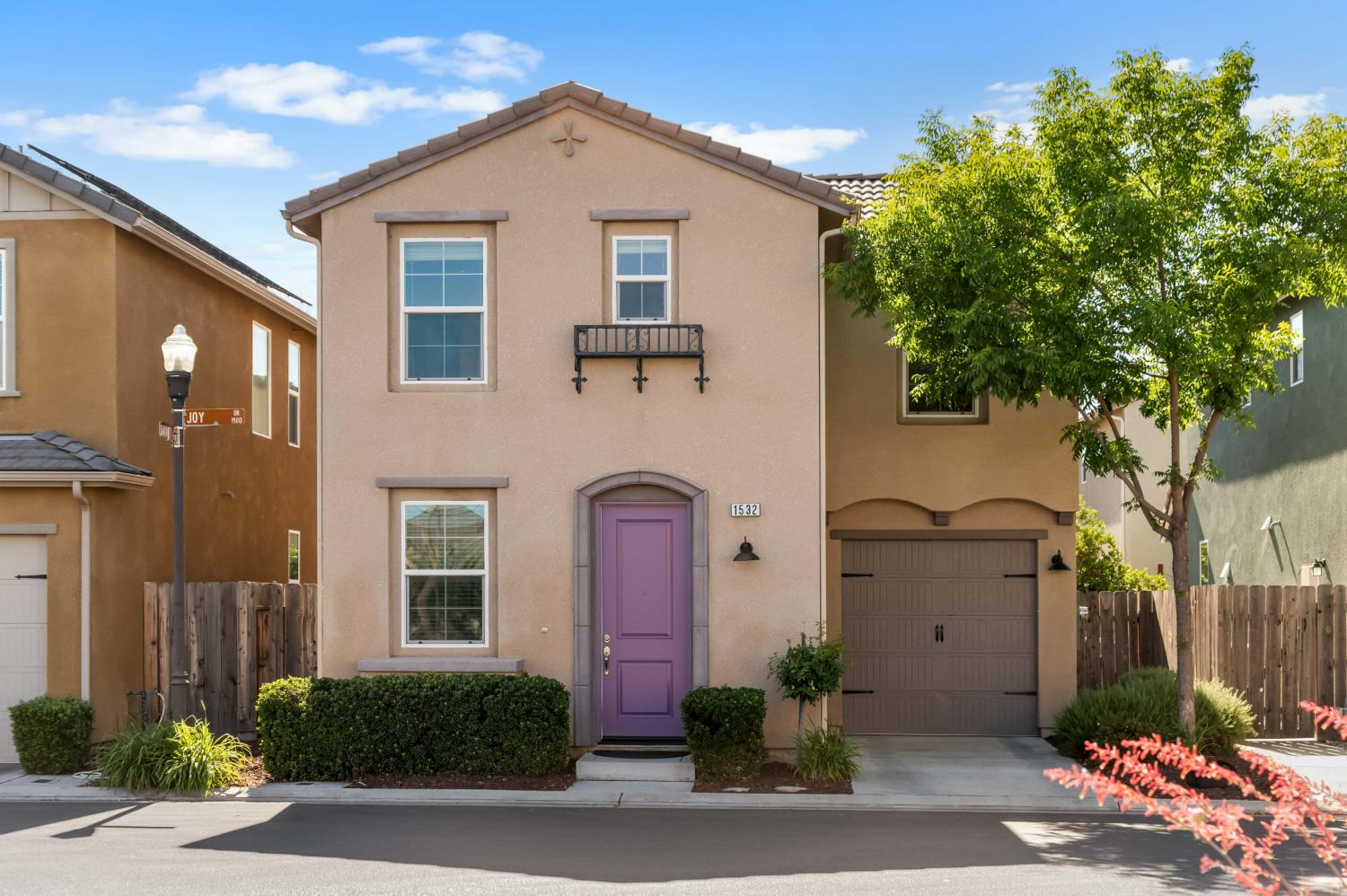 1532 Joy Dr, Clovis, CA 93619