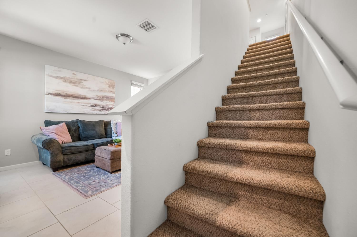 1532 Joy Dr, Clovis, CA 93619