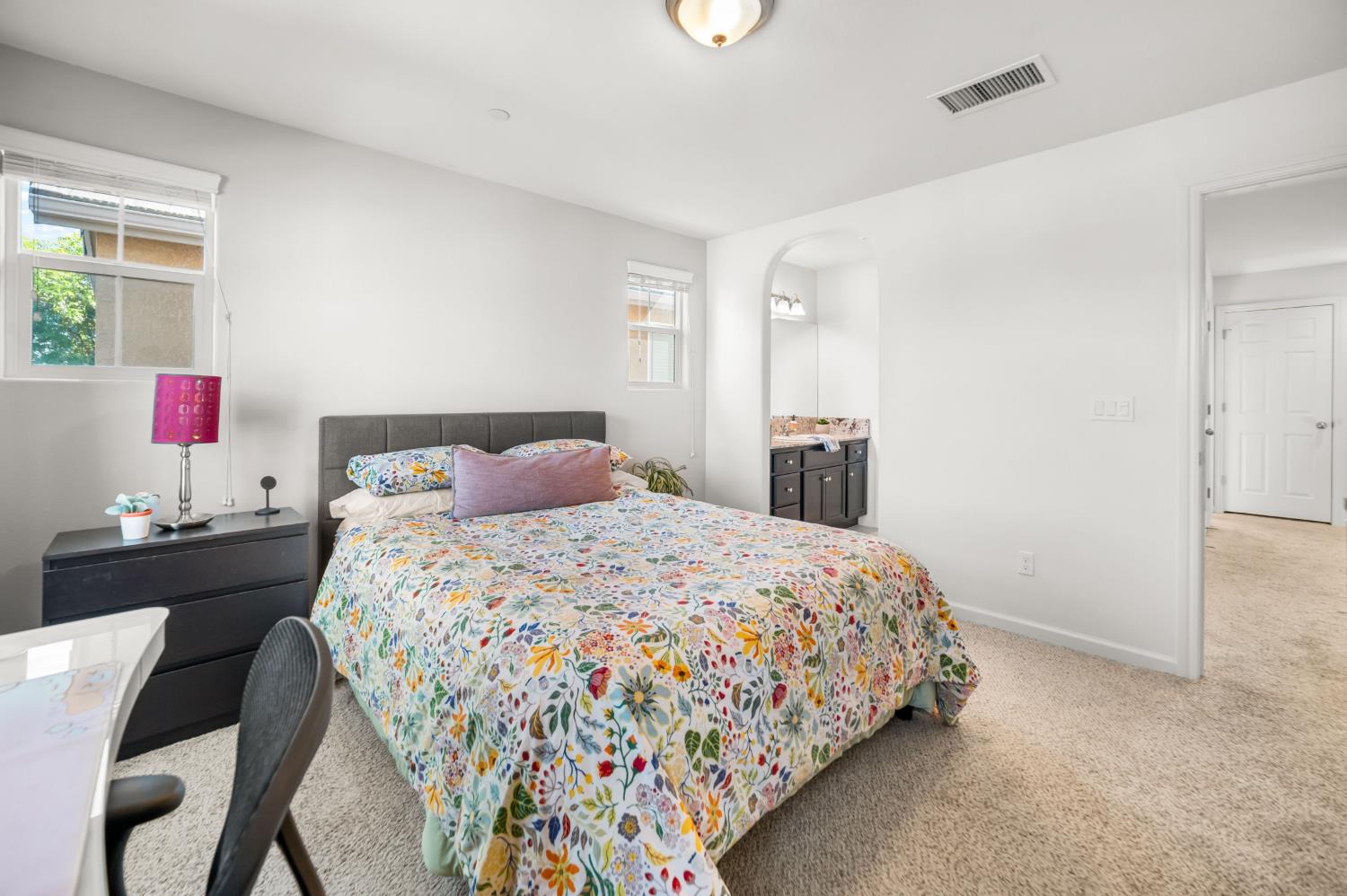1532 Joy Dr, Clovis, CA 93619