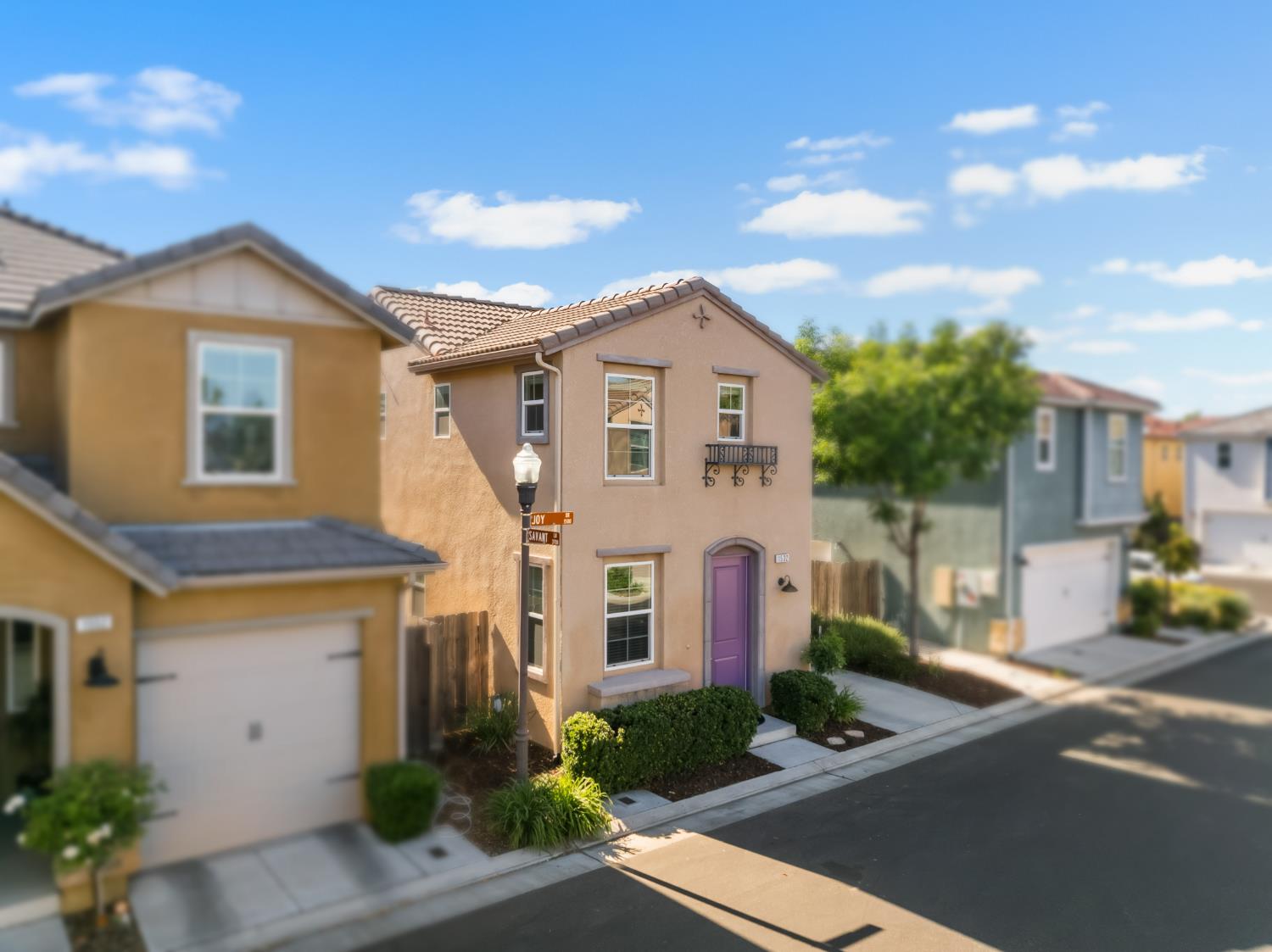 1532 Joy Dr, Clovis, CA 93619