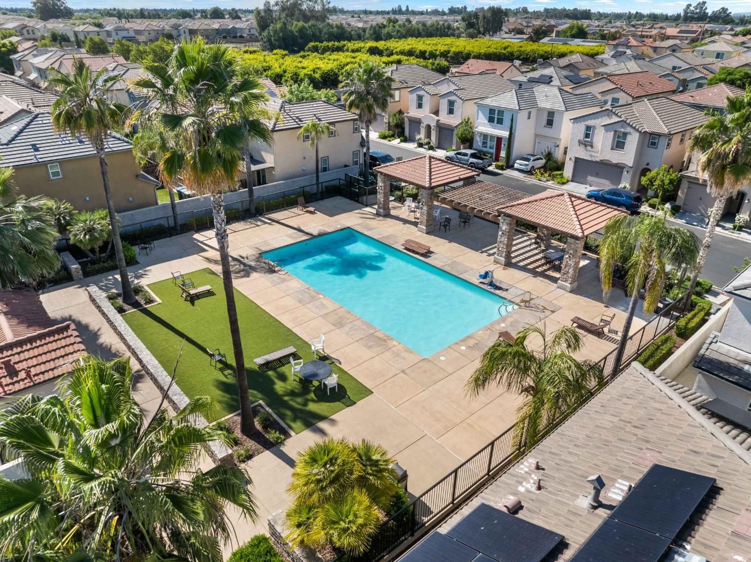 1532 Joy Dr, Clovis, CA 93619