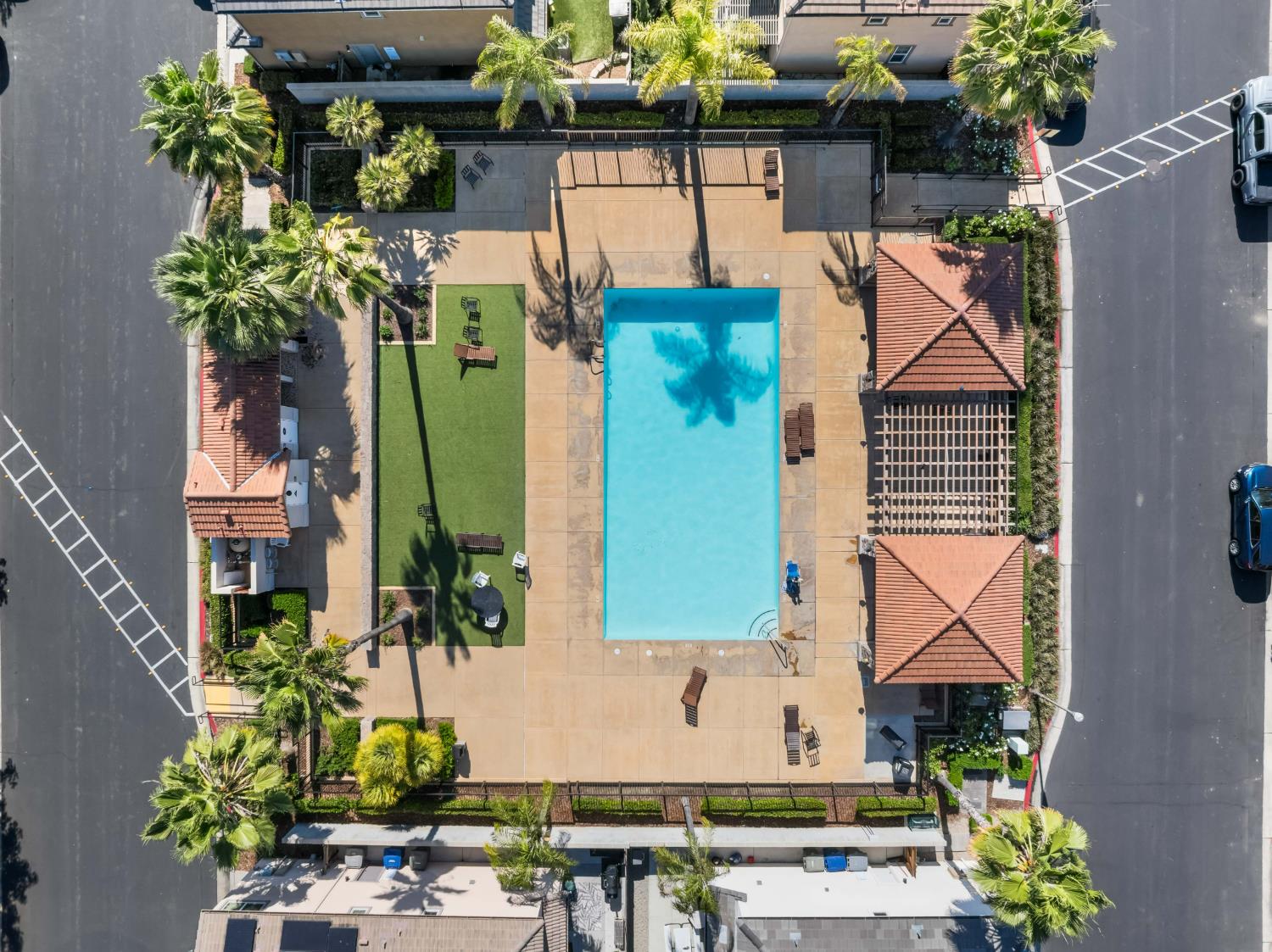 1532 Joy Dr, Clovis, CA 93619