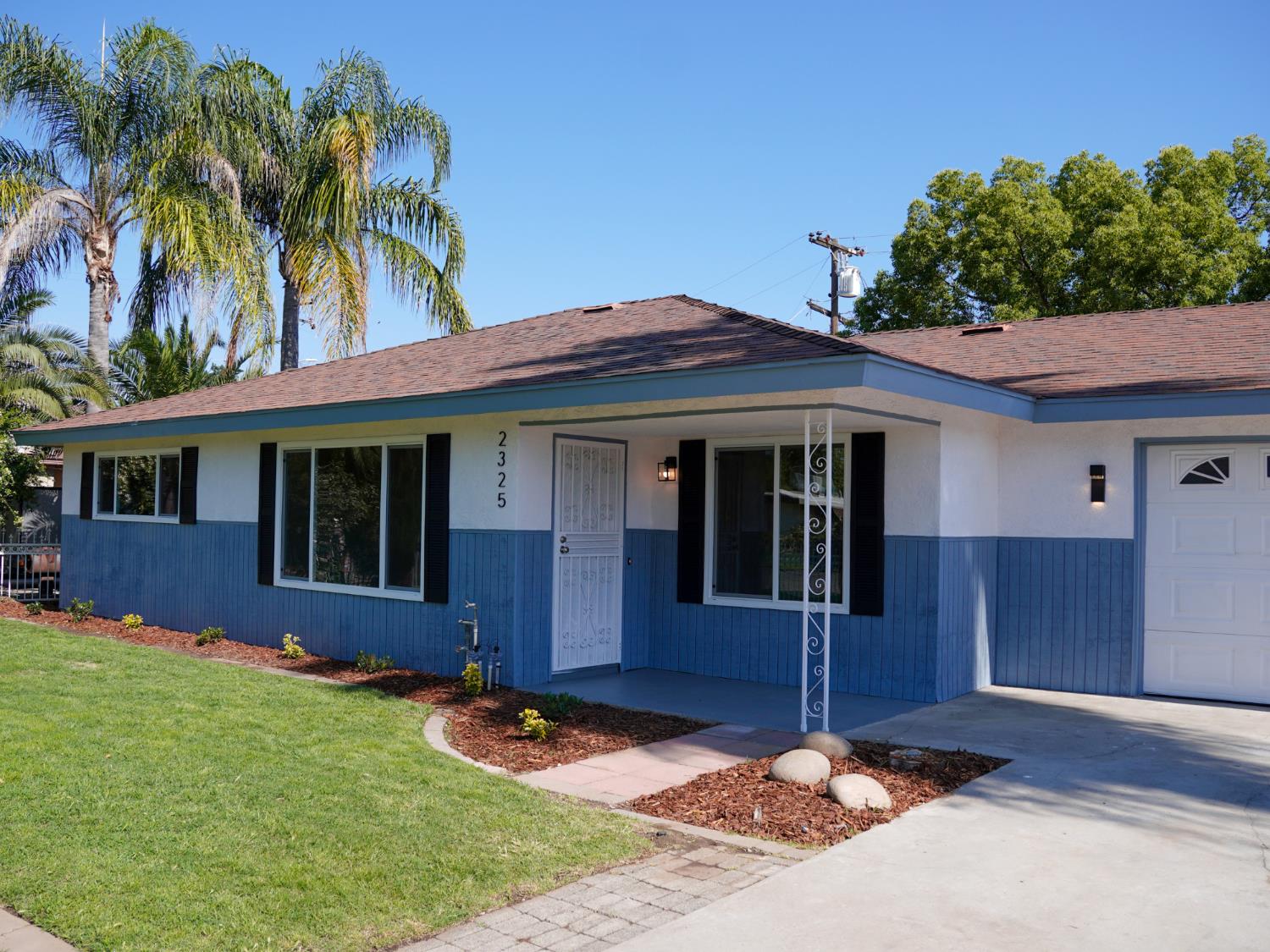 2325 E Hampton Way, Fresno, CA 93726