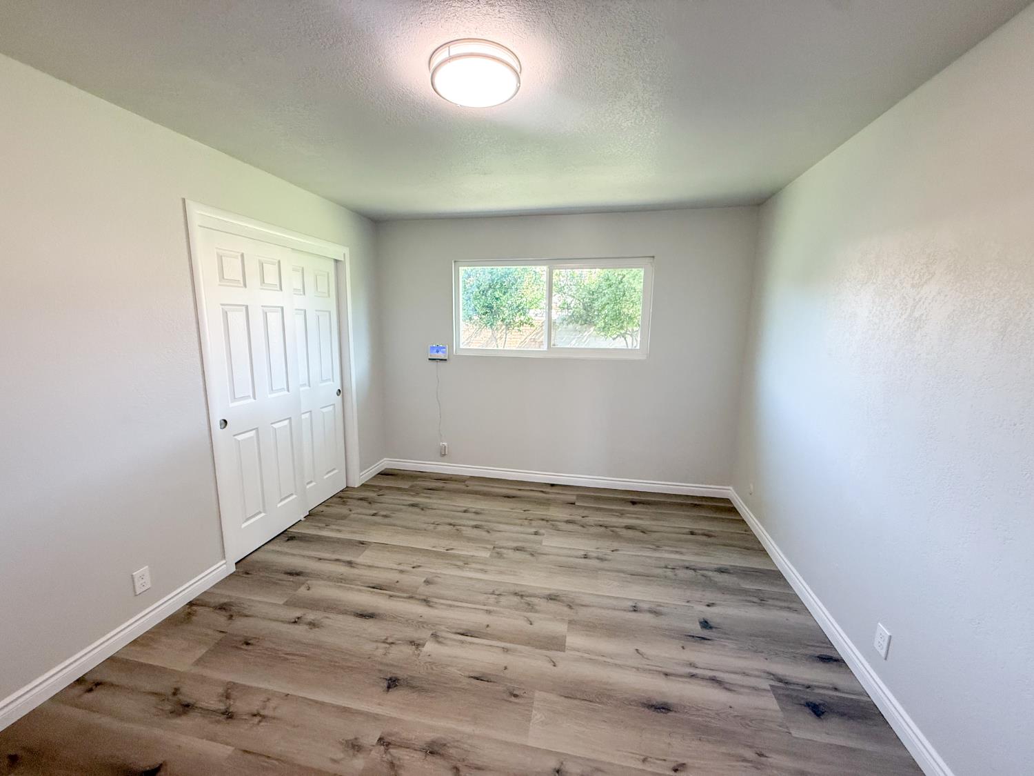 2325 E Hampton Way, Fresno, CA 93726
