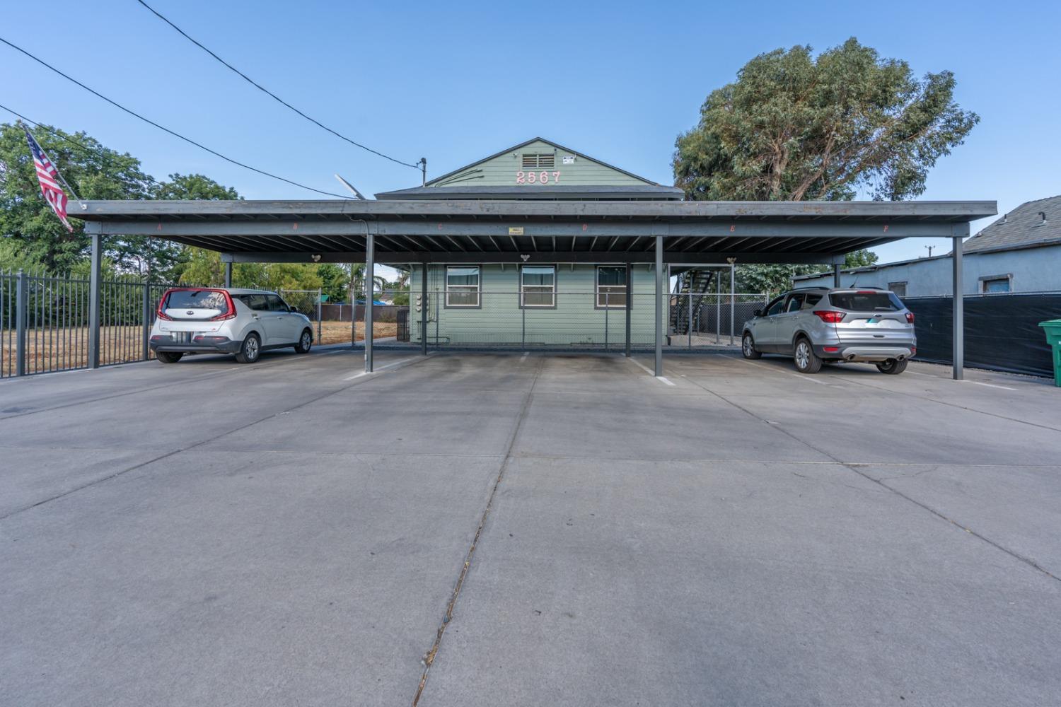 2567 S Rowell Ave, Fresno, CA 93725