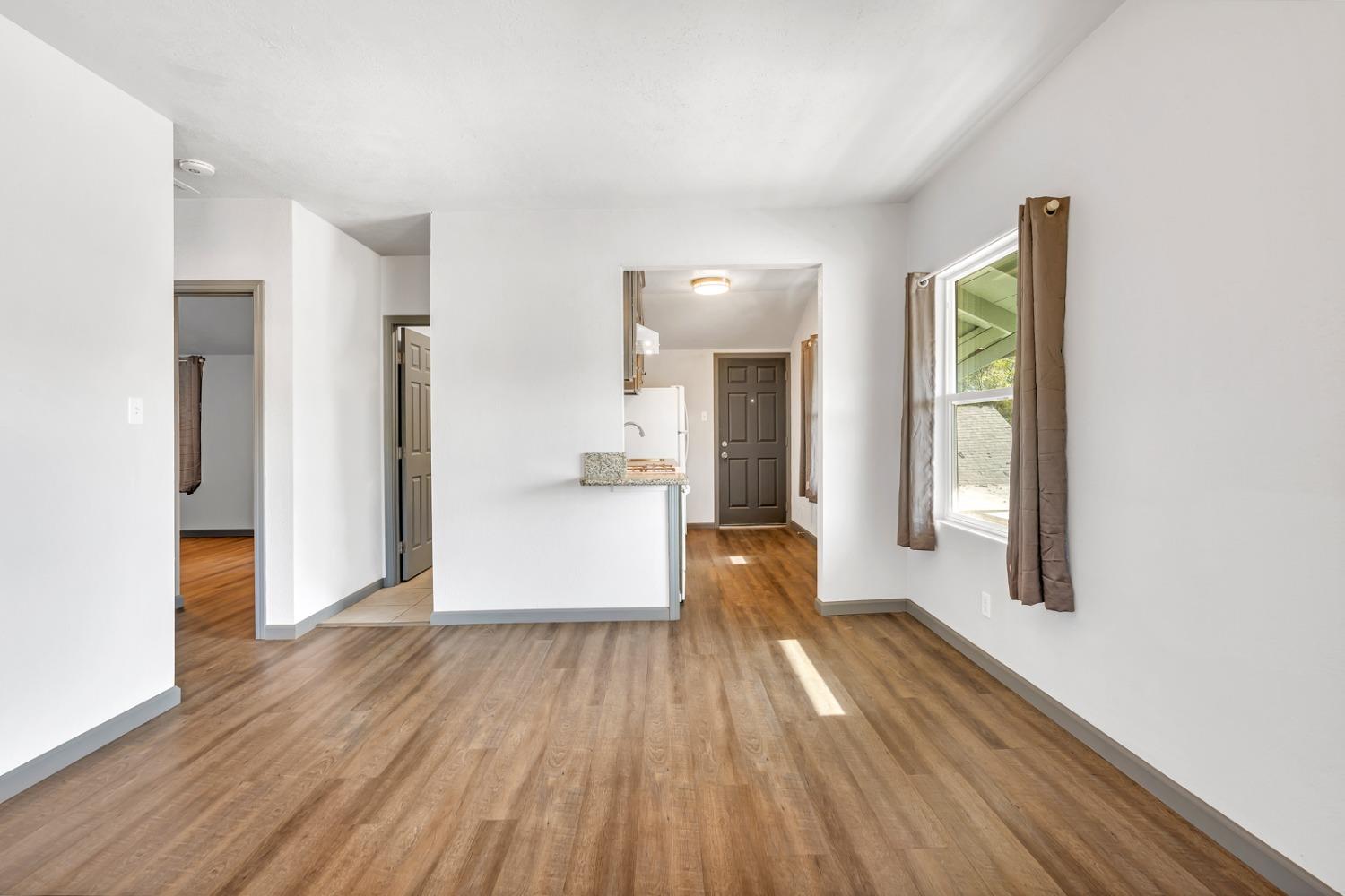 2567 S Rowell Ave, Fresno, CA 93725