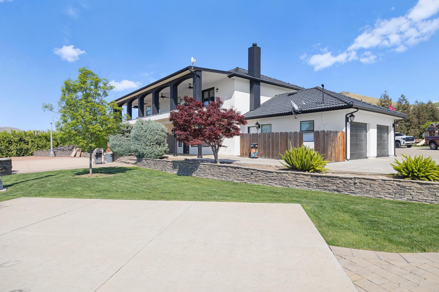 21031 Road 256, Strathmore, CA 93267