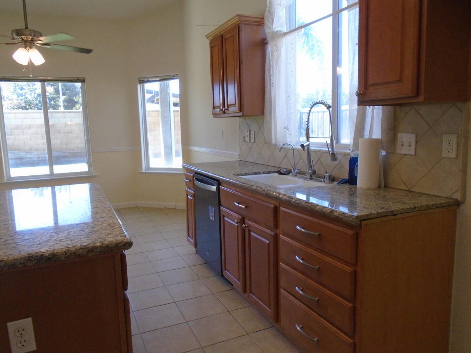 2288 N Arbor Ave, Hanford, CA 93230