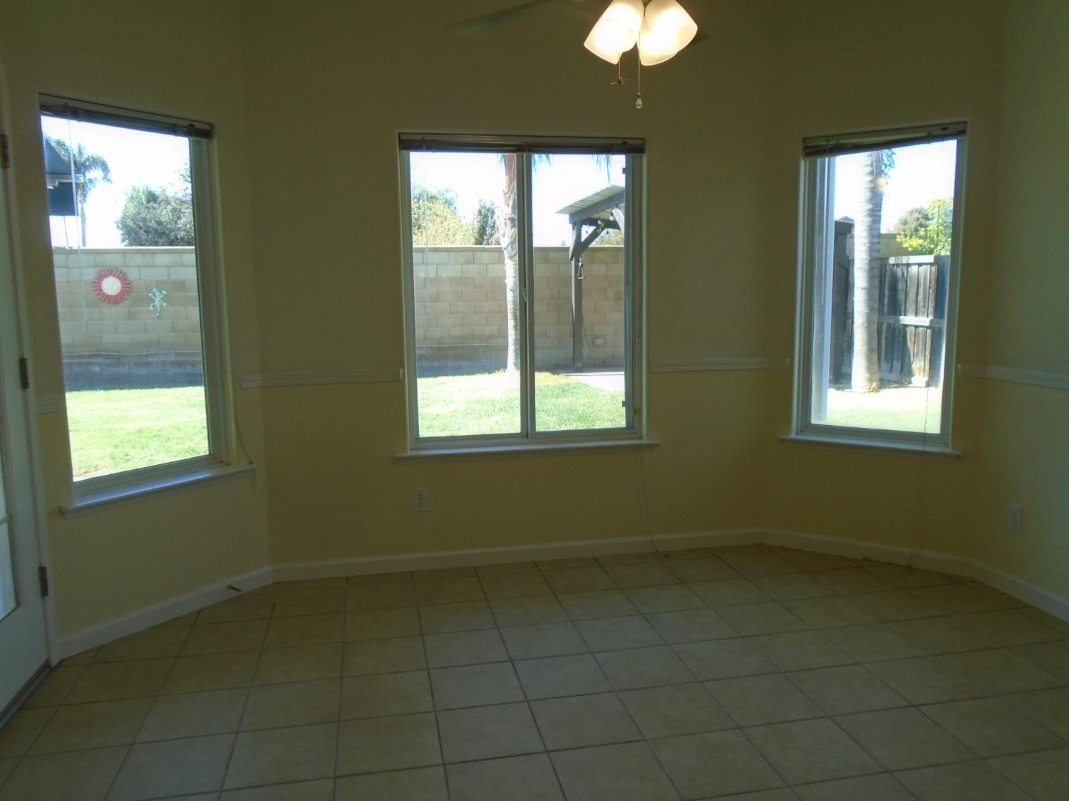 2288 N Arbor Ave, Hanford, CA 93230
