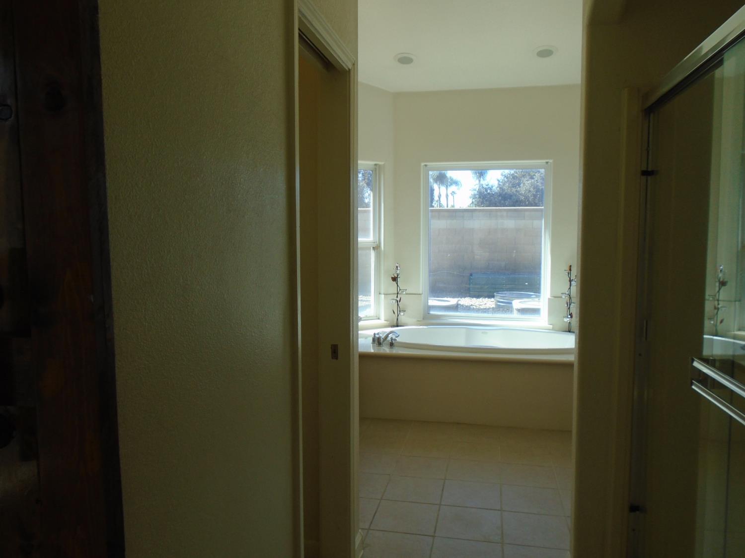 2288 N Arbor Ave, Hanford, CA 93230