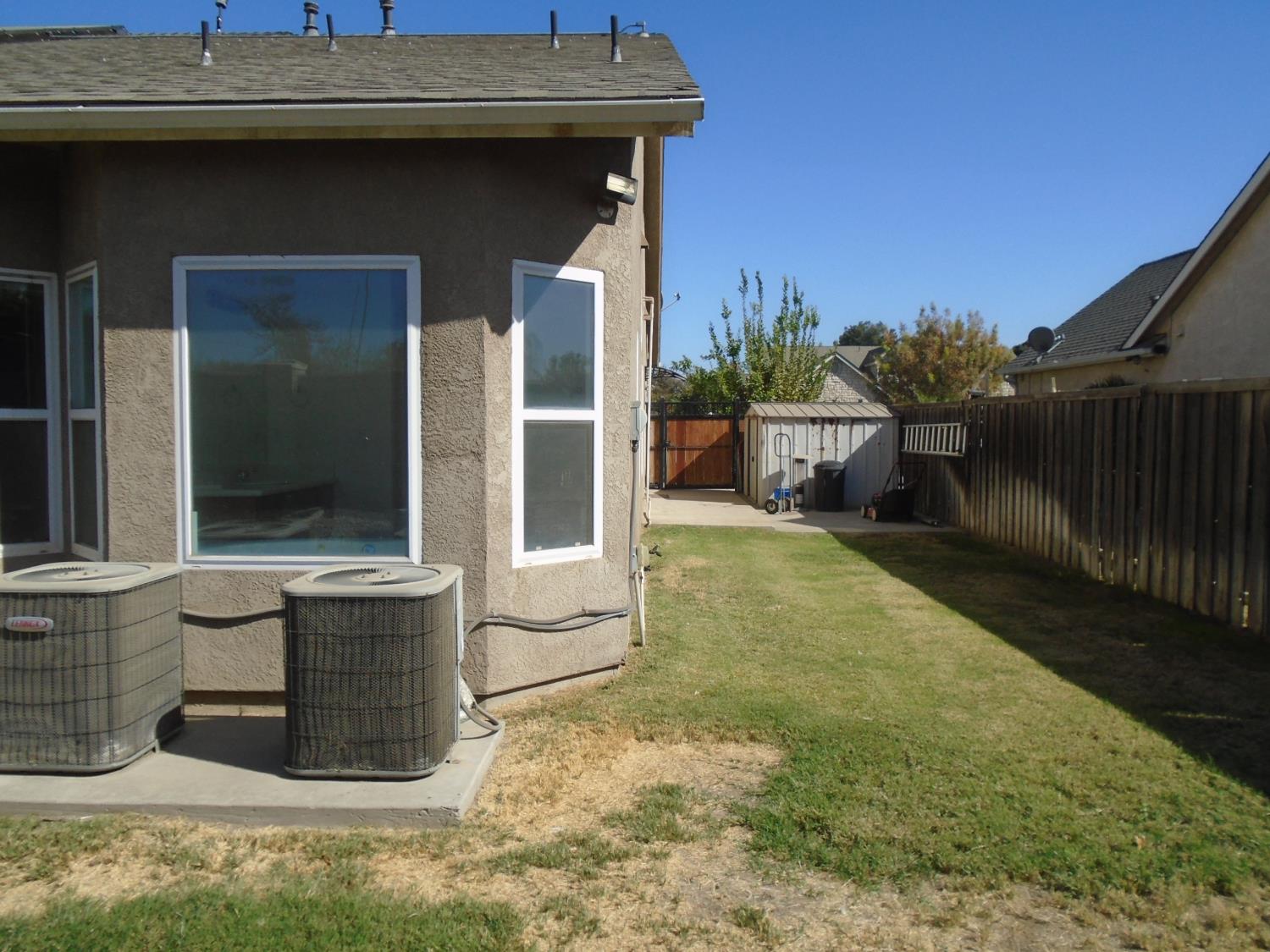 2288 N Arbor Ave, Hanford, CA 93230