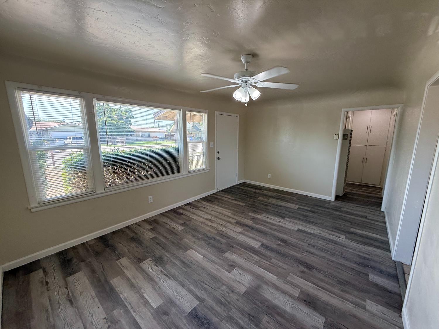 778 N Magnolia Ave, Farmersville, CA 93223