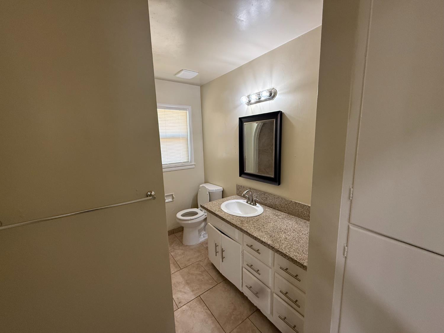 778 N Magnolia Ave, Farmersville, CA 93223