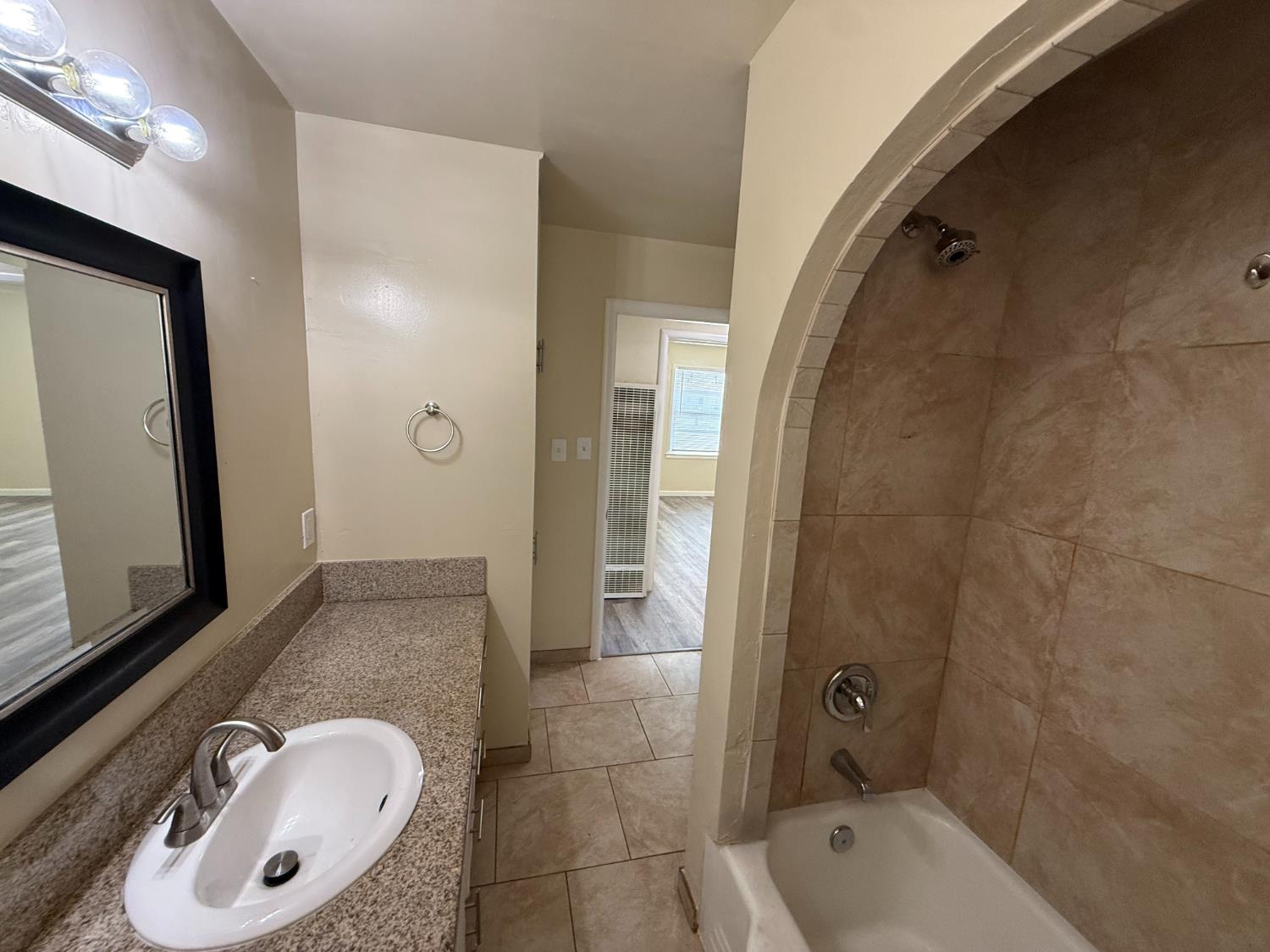 778 N Magnolia Ave, Farmersville, CA 93223