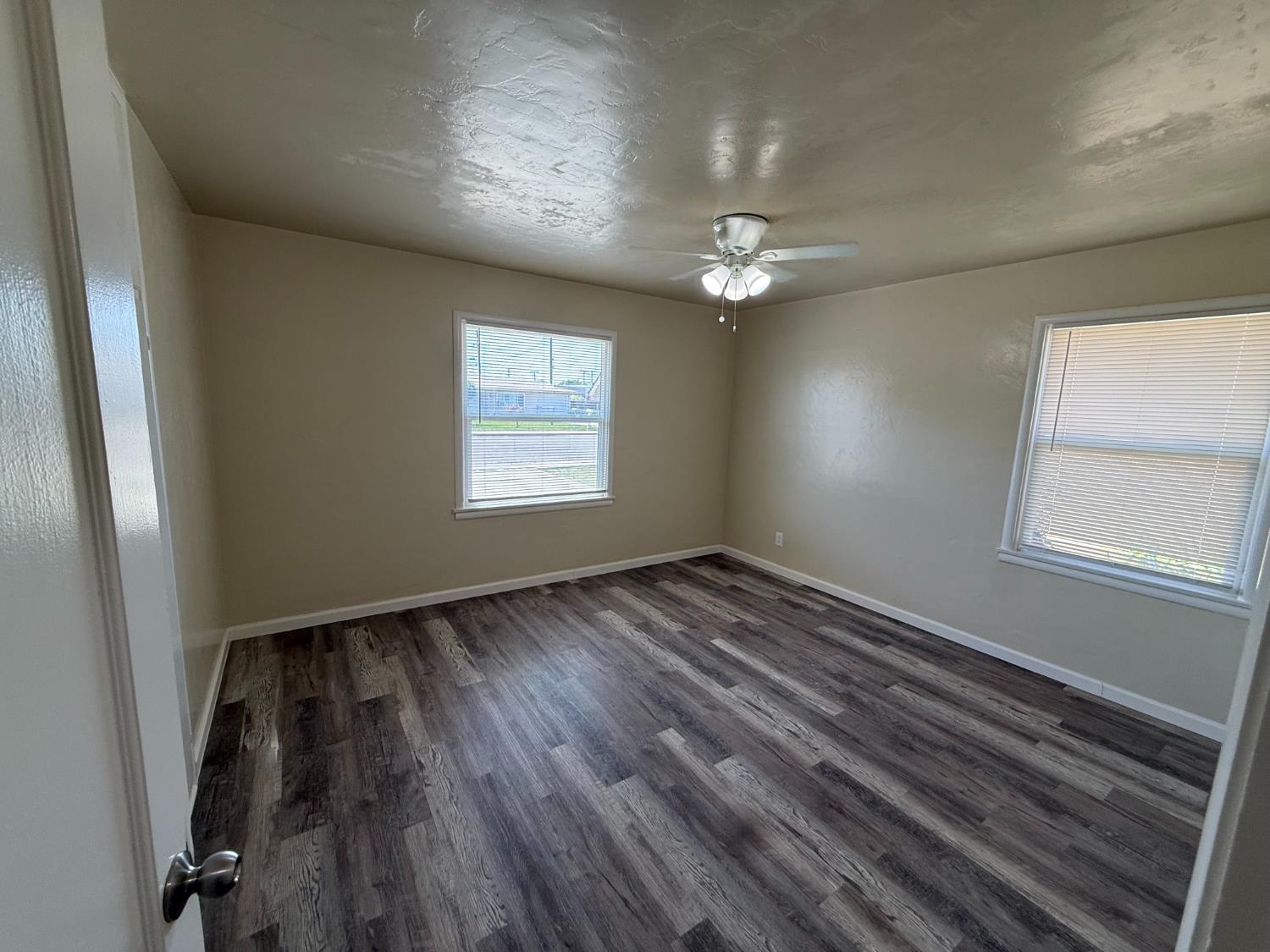 778 N Magnolia Ave, Farmersville, CA 93223