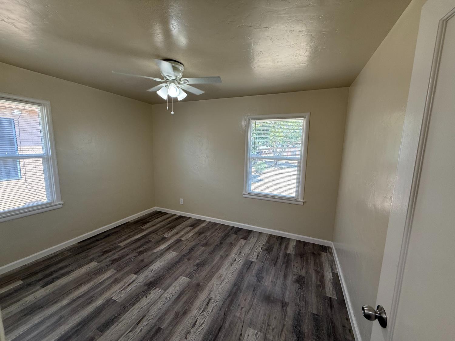 778 N Magnolia Ave, Farmersville, CA 93223