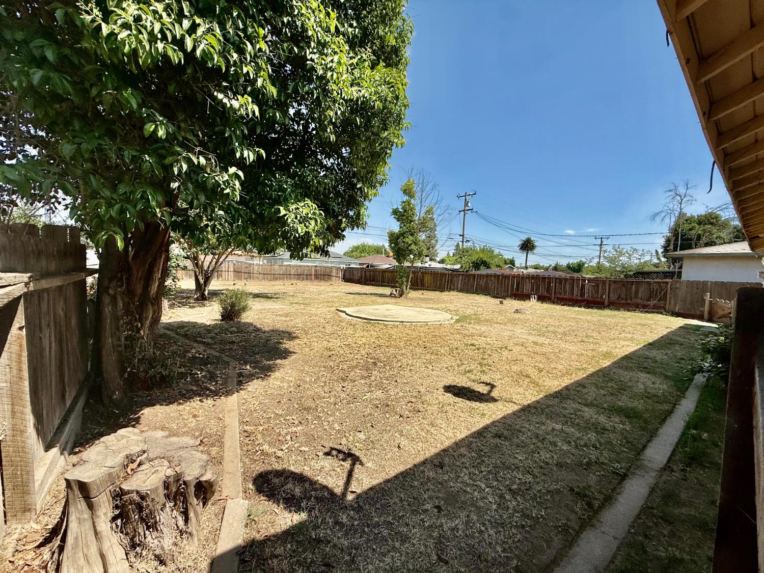 778 N Magnolia Ave, Farmersville, CA 93223