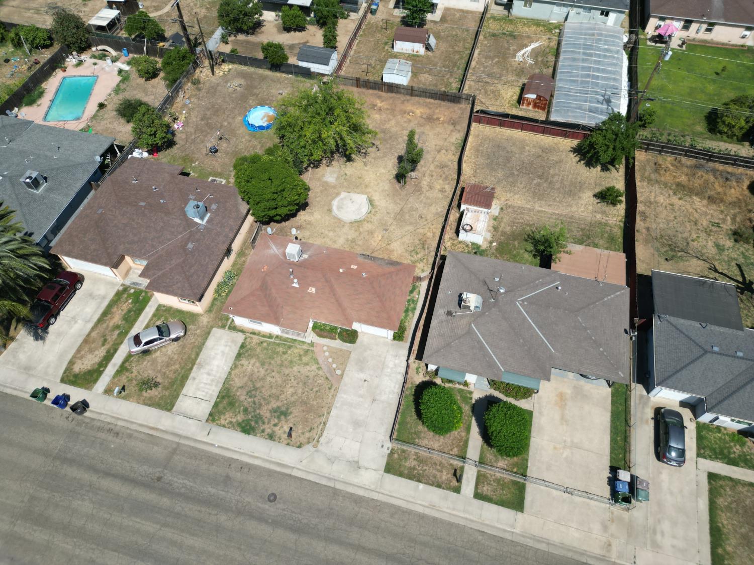 778 N Magnolia Ave, Farmersville, CA 93223