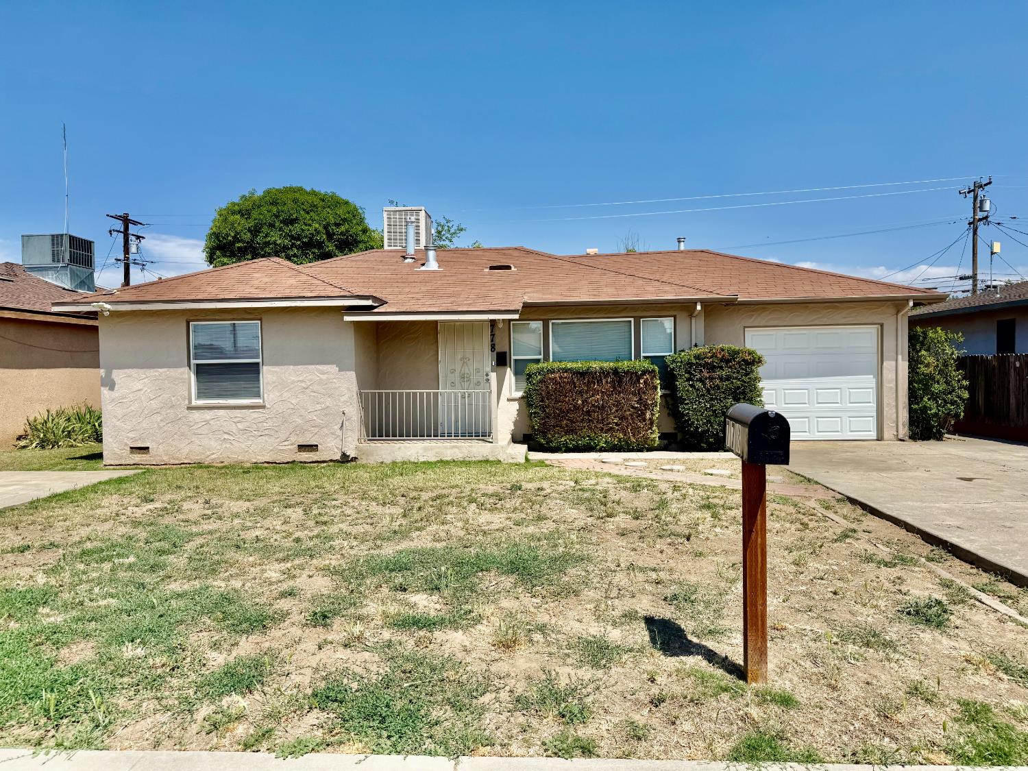 778 N Magnolia Ave, Farmersville, CA 93223