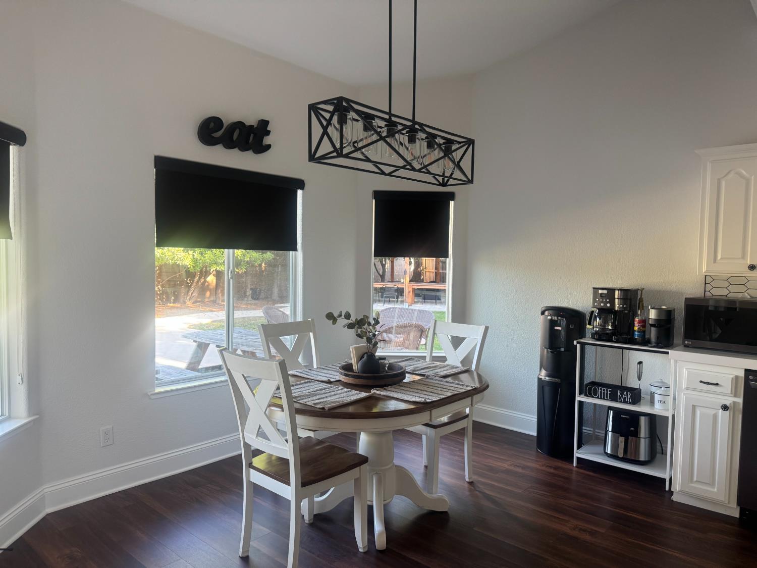 1613 N Dewitt Ave, Clovis, CA 93619