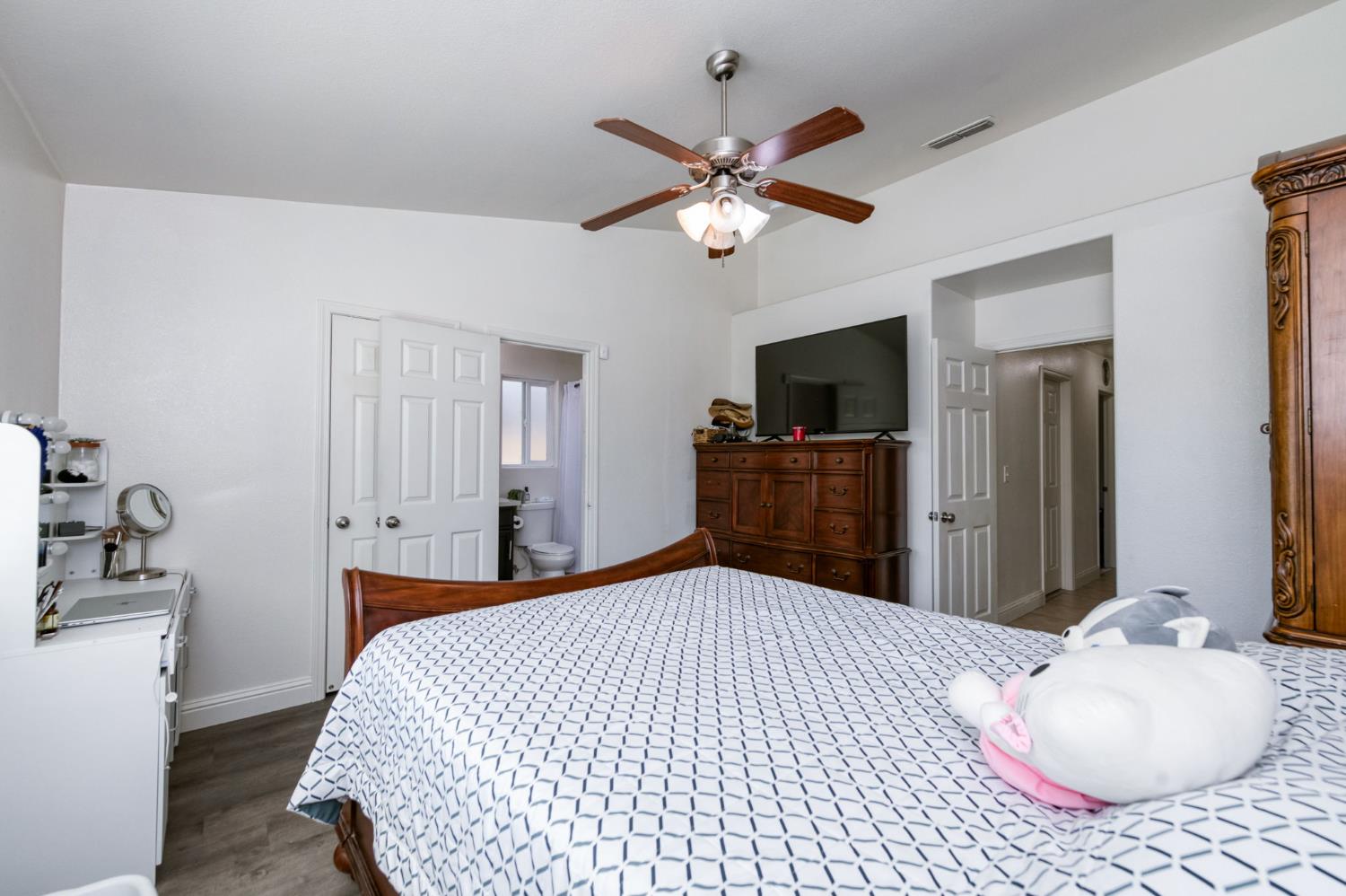 2348 S Judy Ave, Fresno, CA 93727
