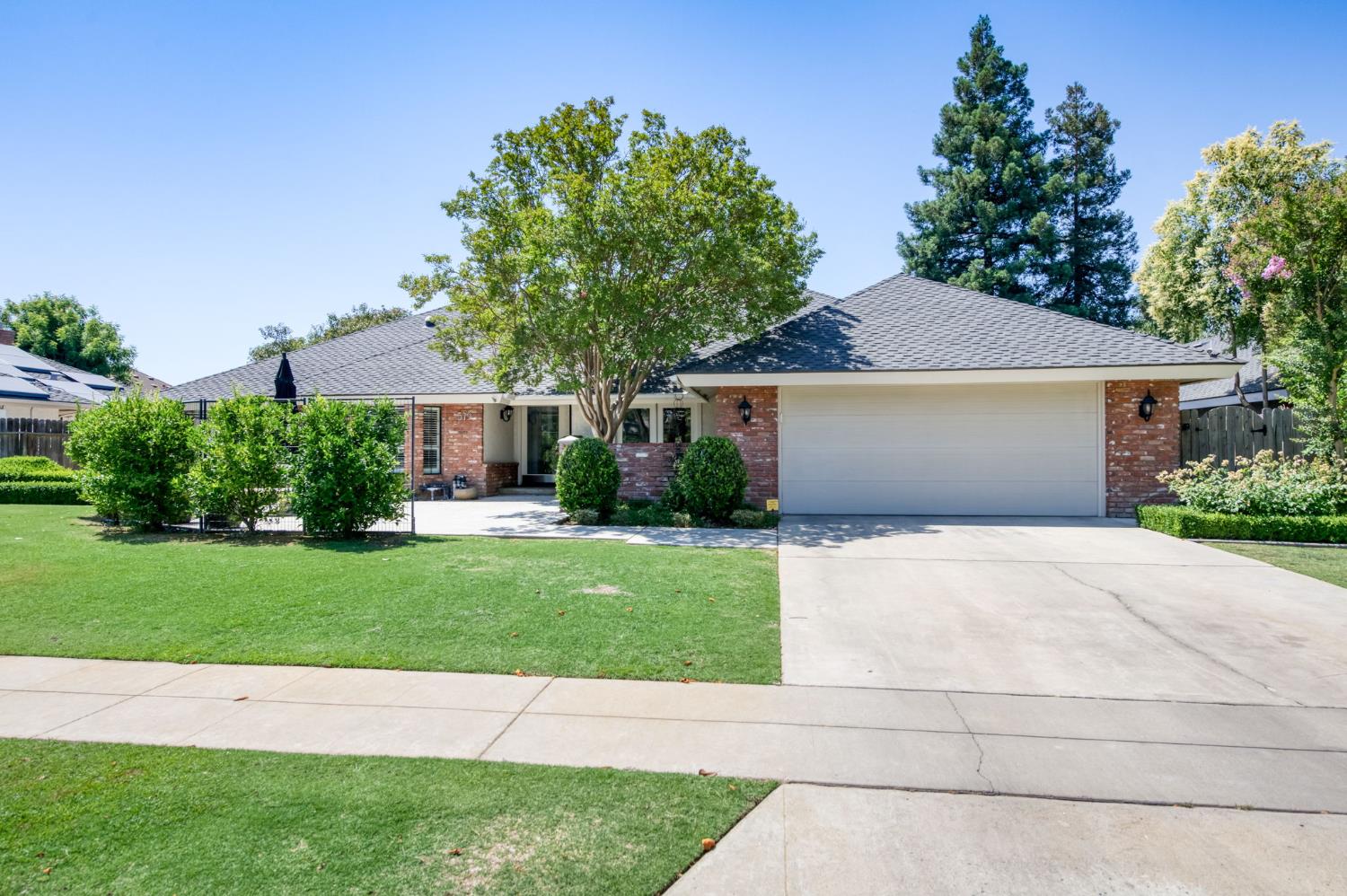579 E Portland Ave, Fresno, CA 93720