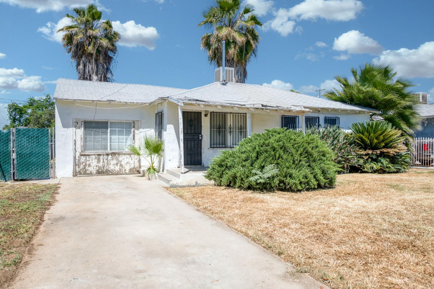 2568 S Lotus Ave, Fresno, CA 93706