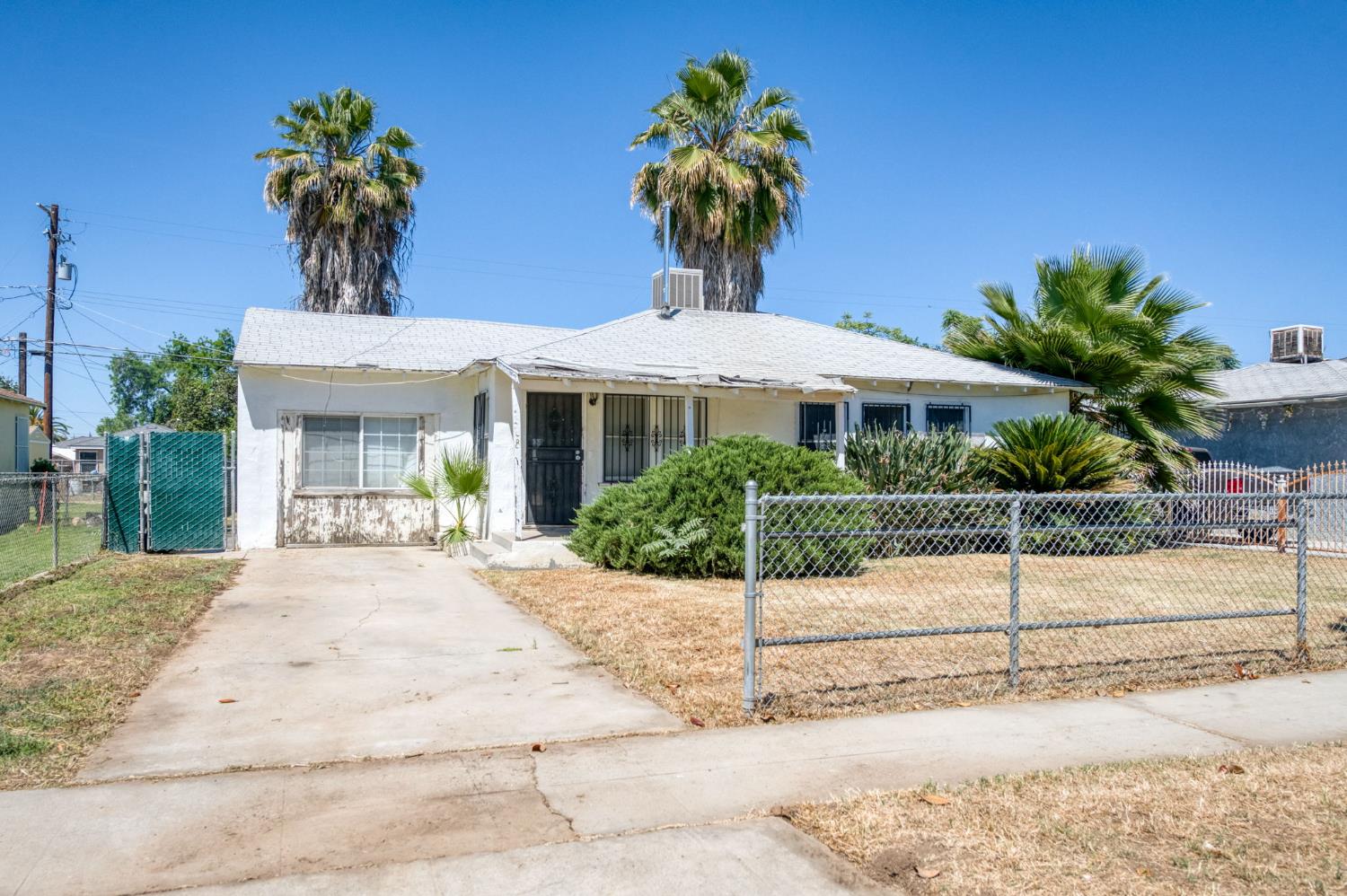 2568 S Lotus Ave, Fresno, CA 93706