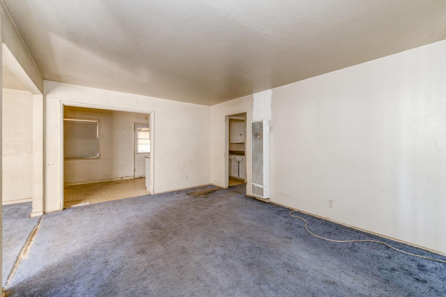 2568 S Lotus Ave, Fresno, CA 93706