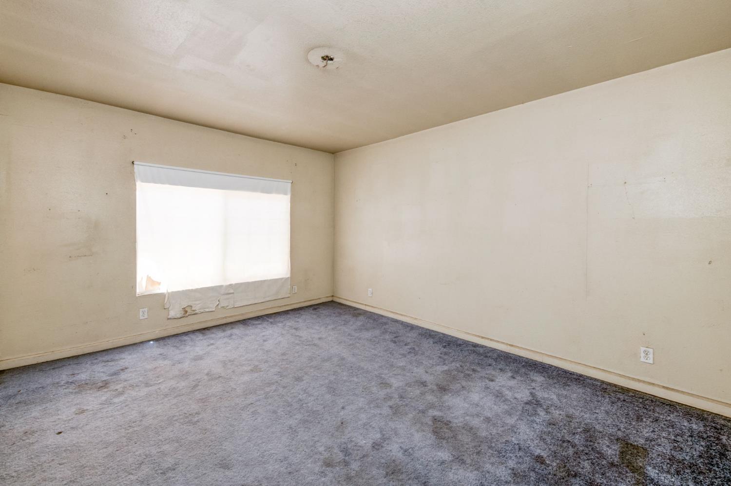 2568 S Lotus Ave, Fresno, CA 93706
