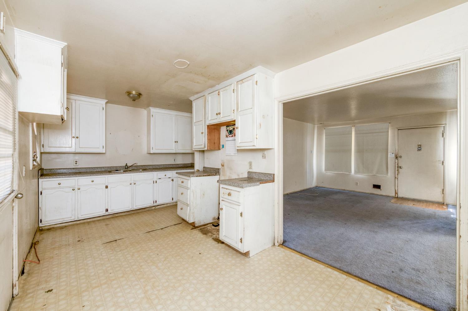 2568 S Lotus Ave, Fresno, CA 93706