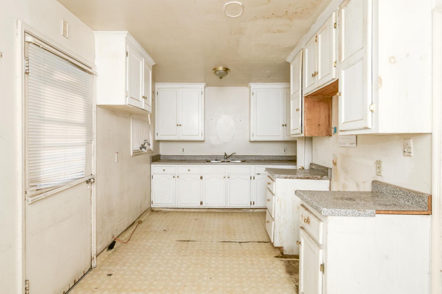 2568 S Lotus Ave, Fresno, CA 93706