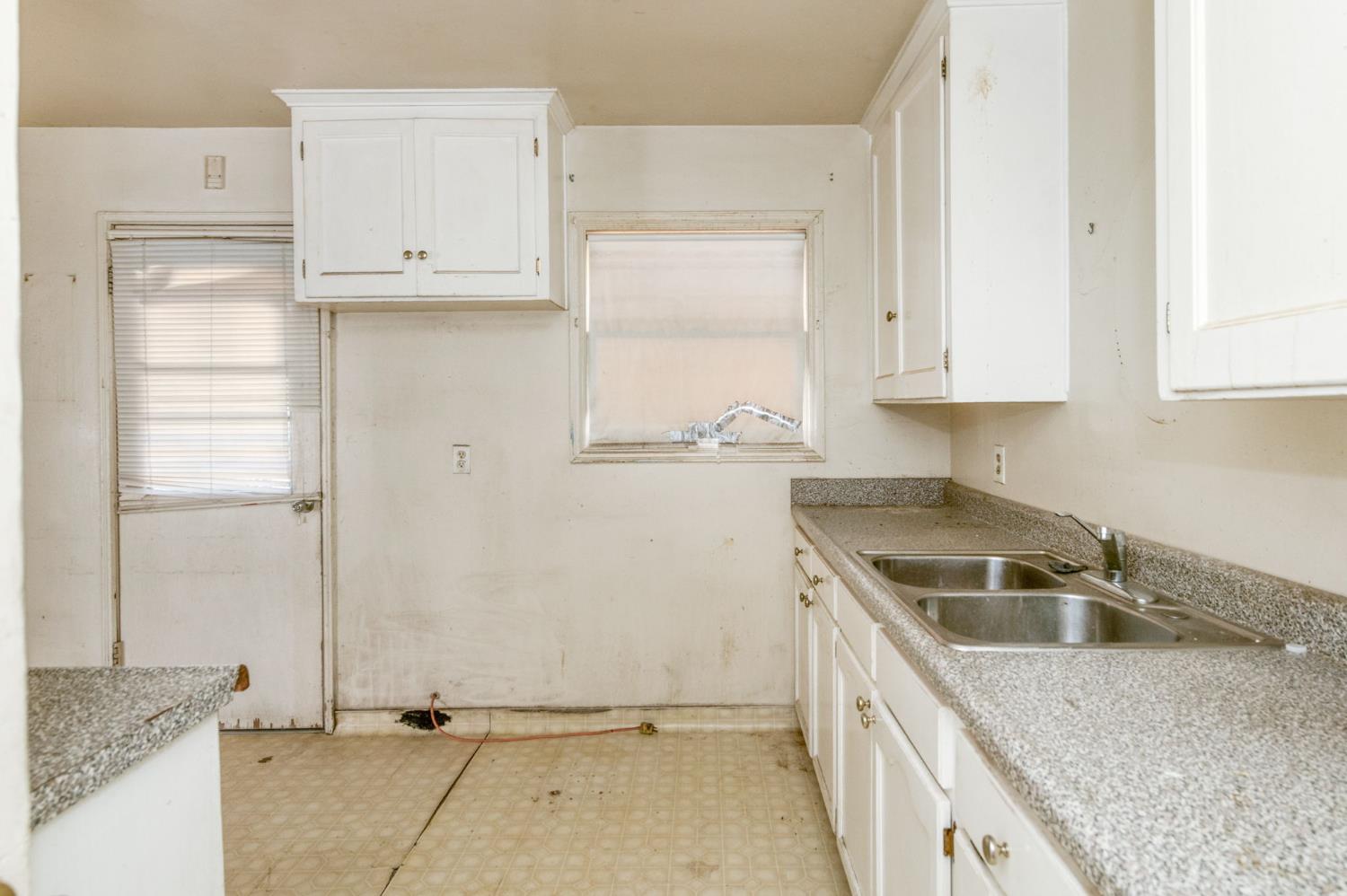 2568 S Lotus Ave, Fresno, CA 93706