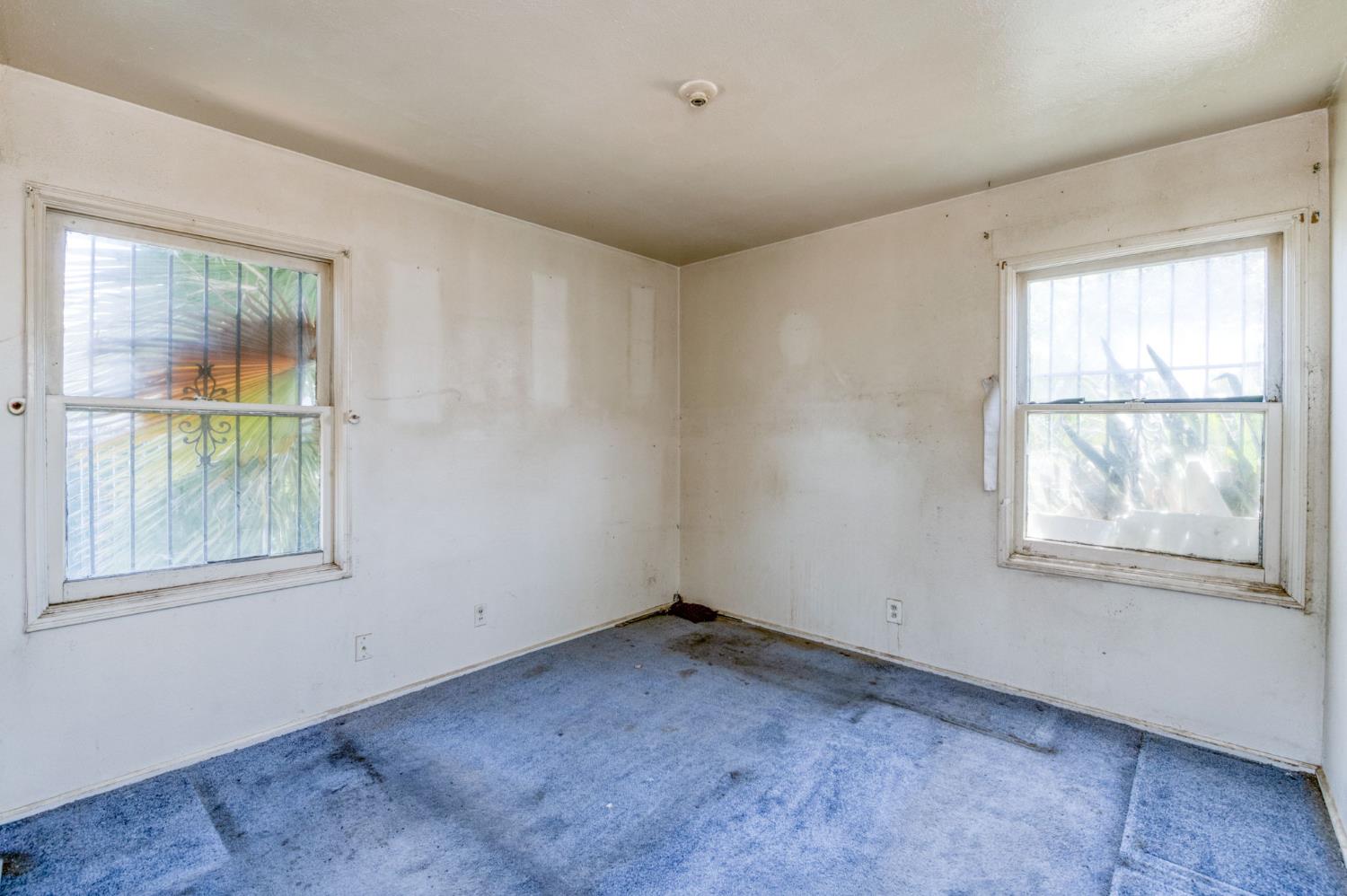 2568 S Lotus Ave, Fresno, CA 93706