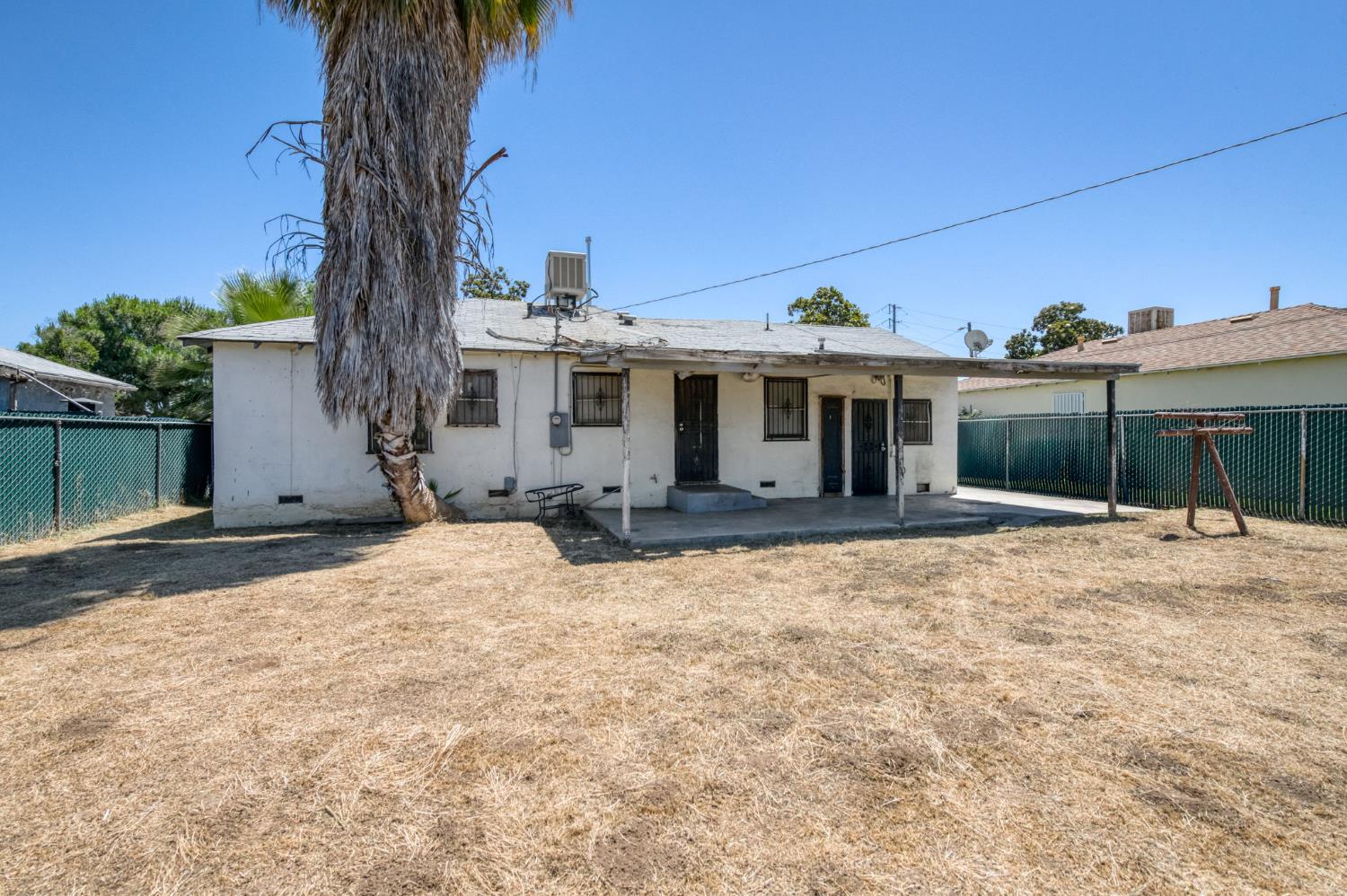 2568 S Lotus Ave, Fresno, CA 93706