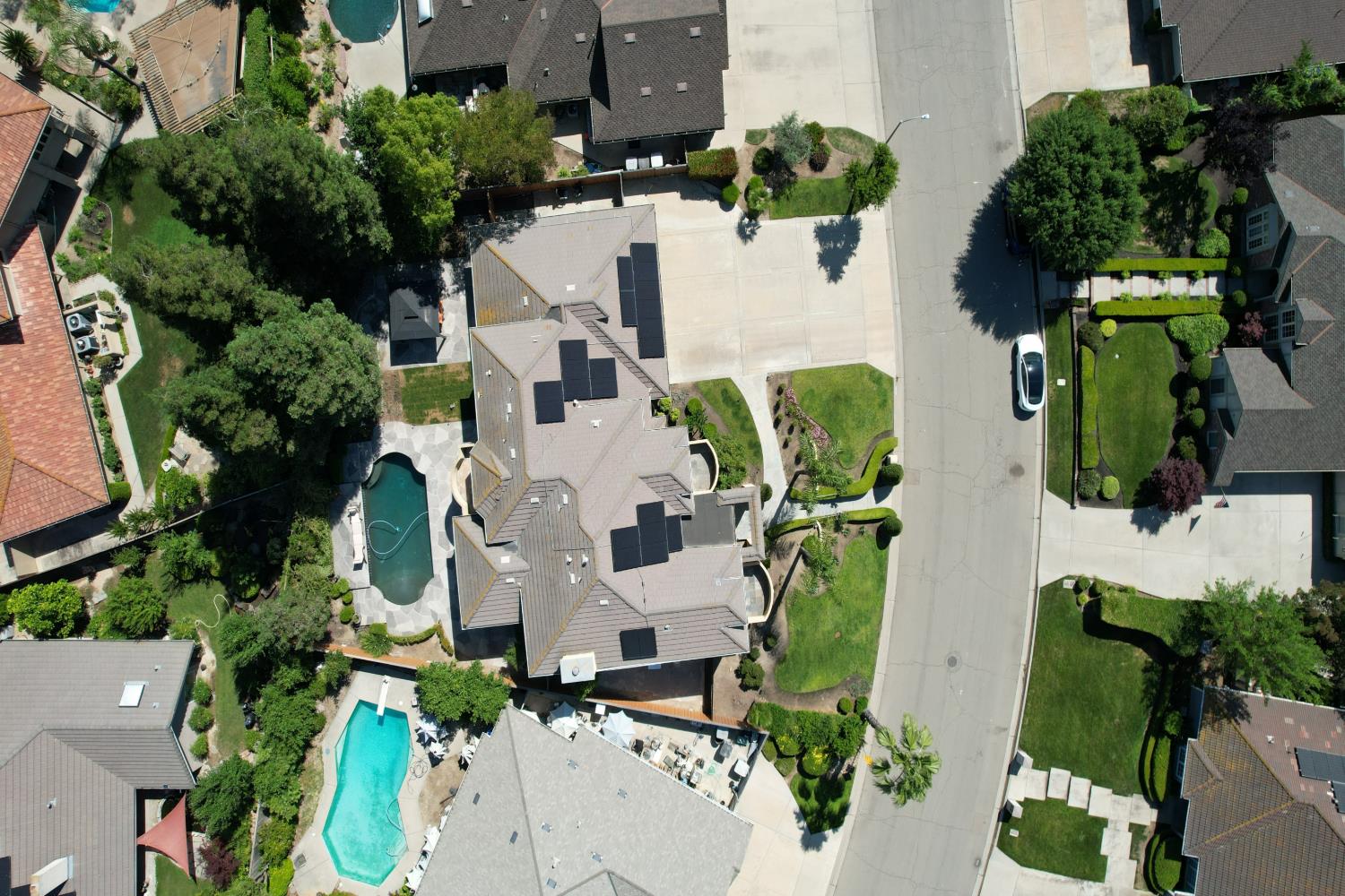 466 E Hillcrest Ave, Fresno, CA 93720