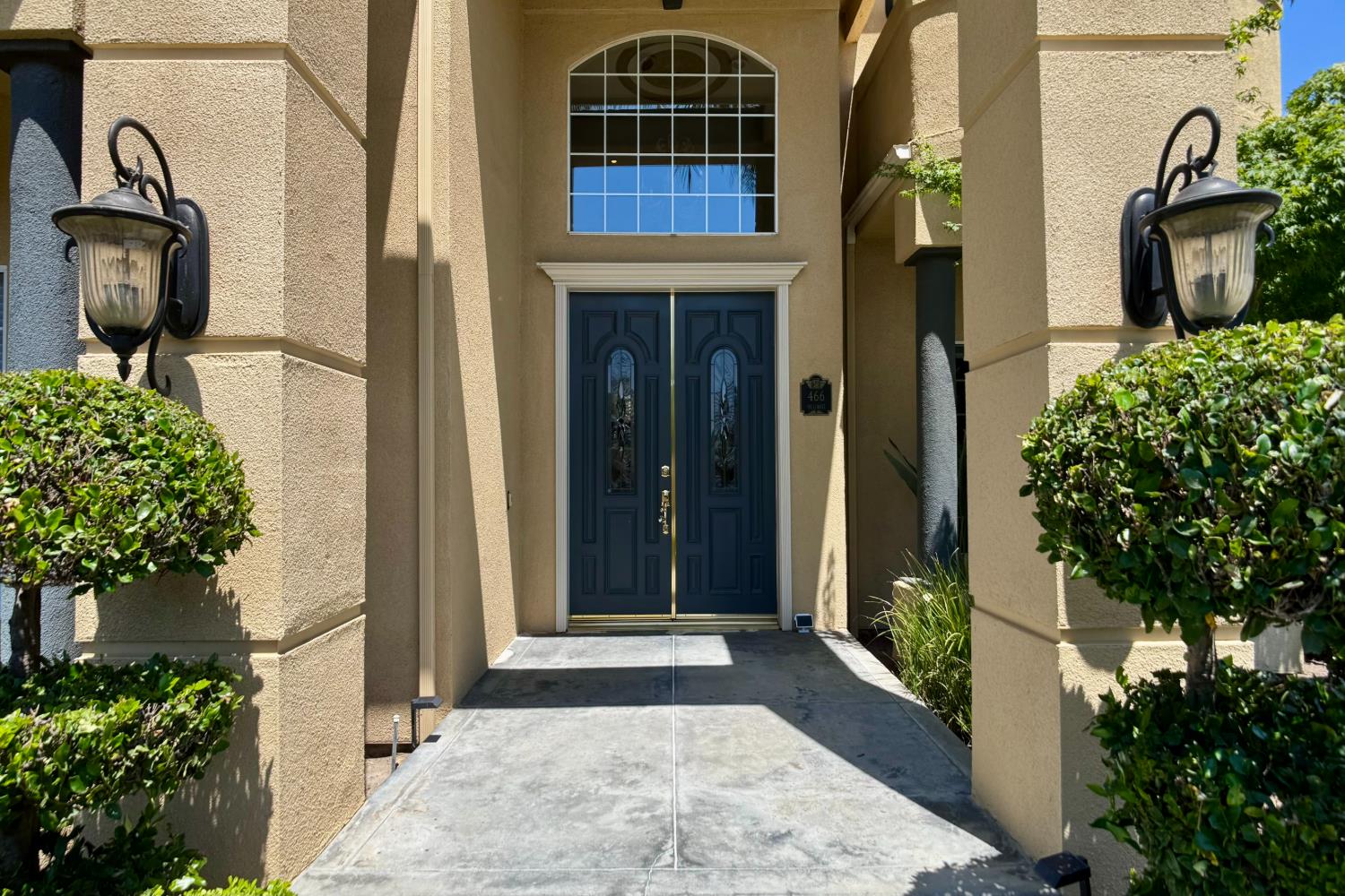 466 E Hillcrest Ave, Fresno, CA 93720