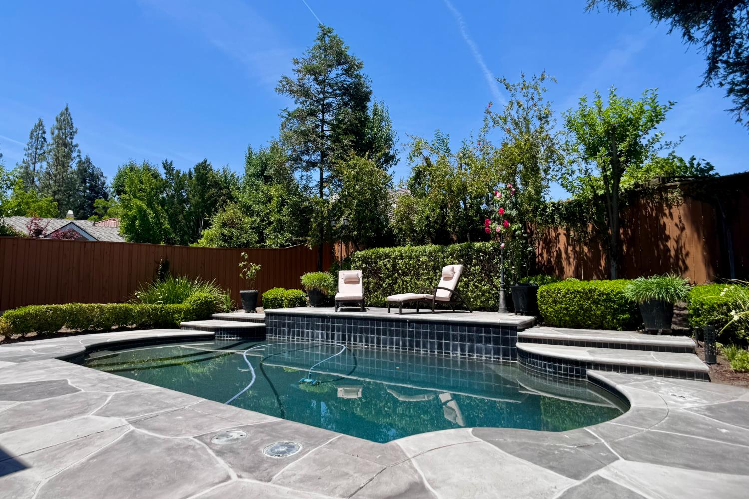 466 E Hillcrest Ave, Fresno, CA 93720