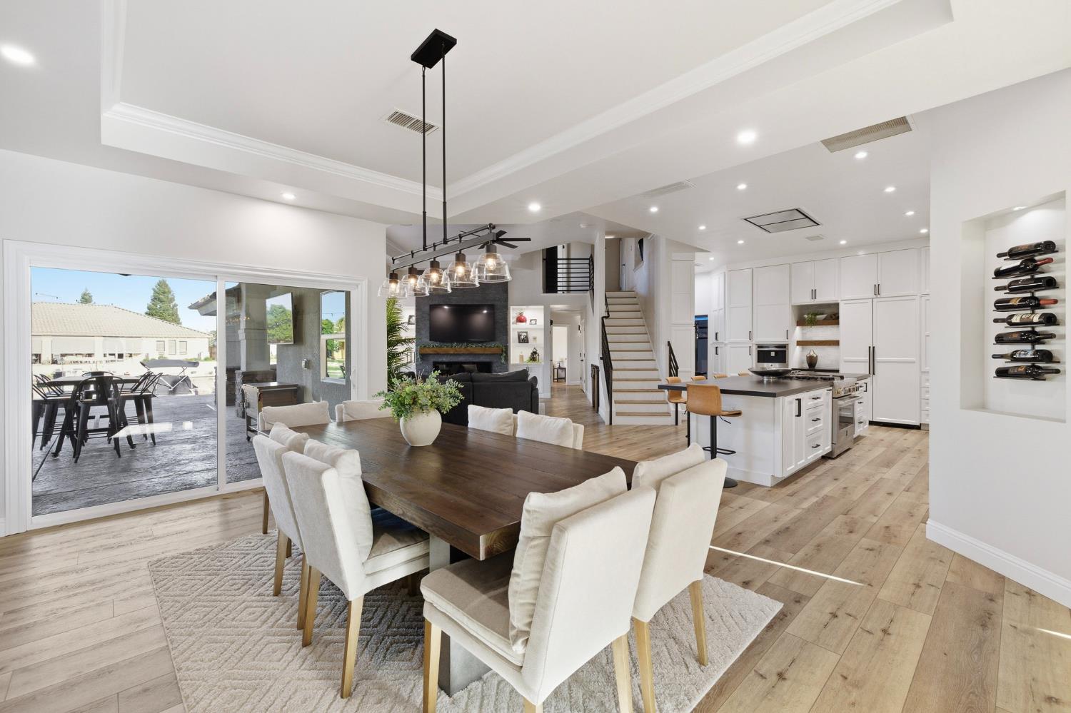 4702 N Fallingwater Ln, Clovis, CA 93619